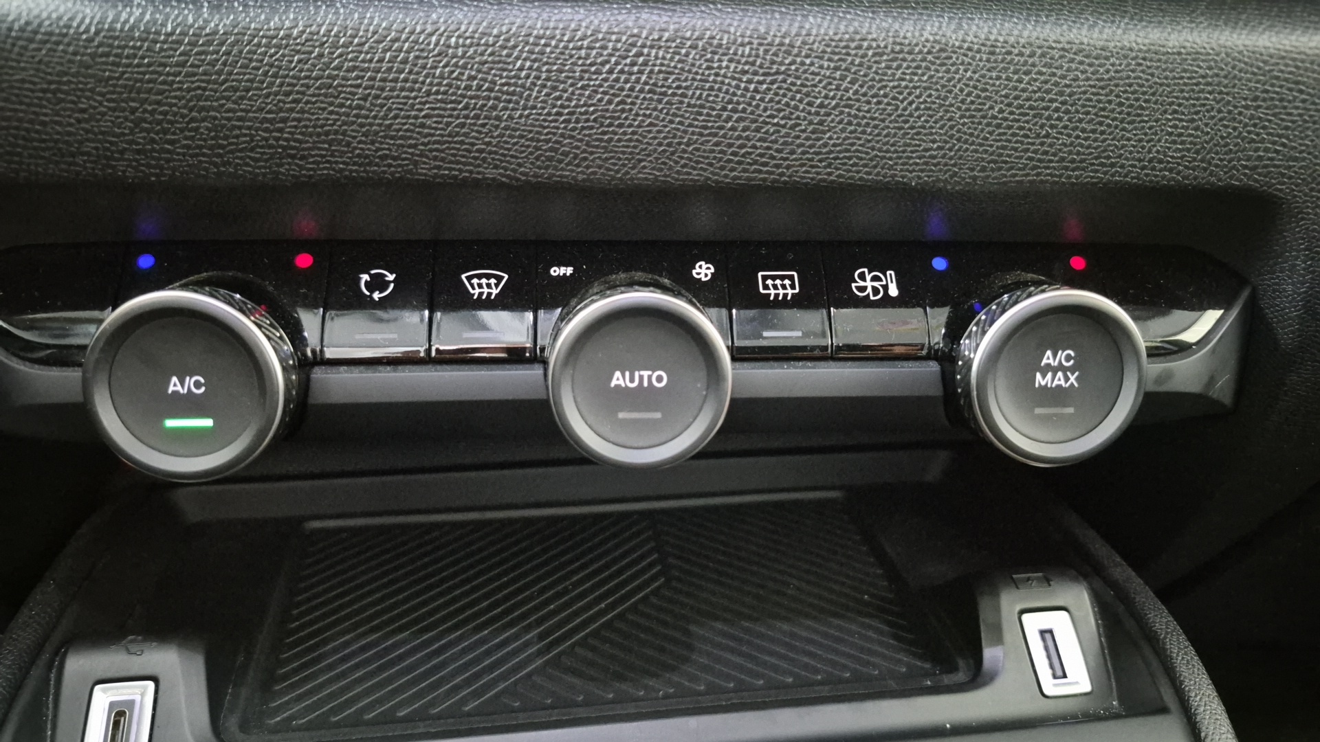 CITROEN C4 X PTECH 130 S&S EAT8 SHINE