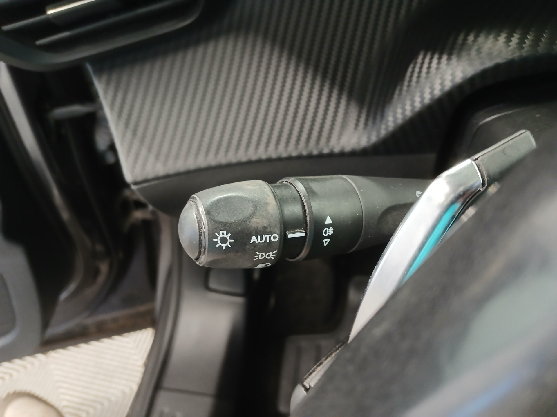 PEUGEOT 2008 1.5 BlueHDi 130ch S&S Allure EAT8