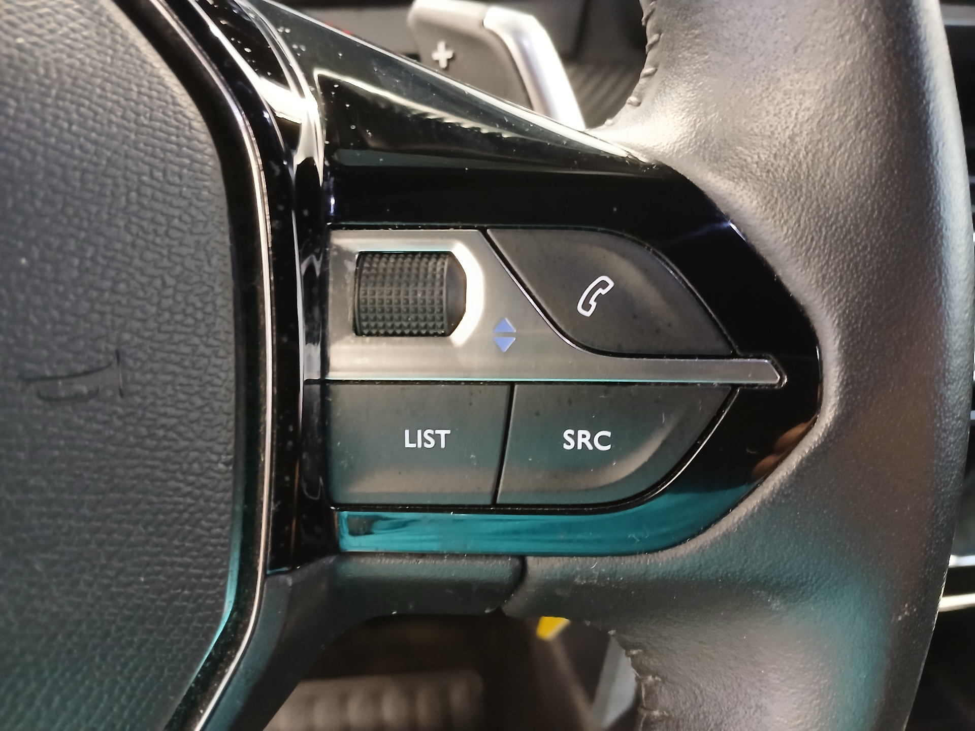 PEUGEOT 2008 1.5 BlueHDi 130ch S&S Allure EAT8