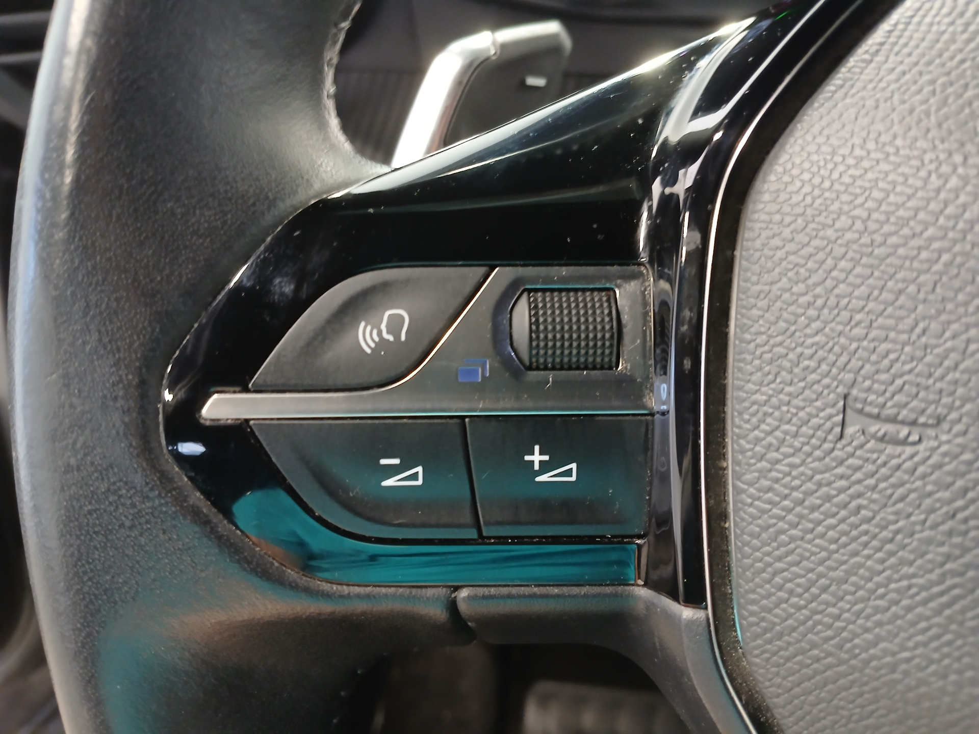 PEUGEOT 2008 1.5 BlueHDi 130ch S&S Allure EAT8