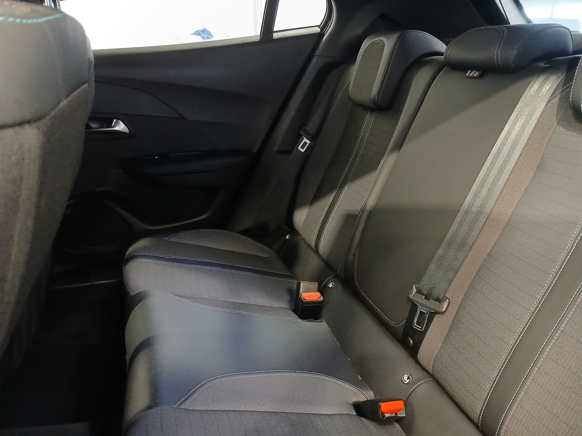 PEUGEOT 2008 1.5 BlueHDi 130ch S&S Allure EAT8