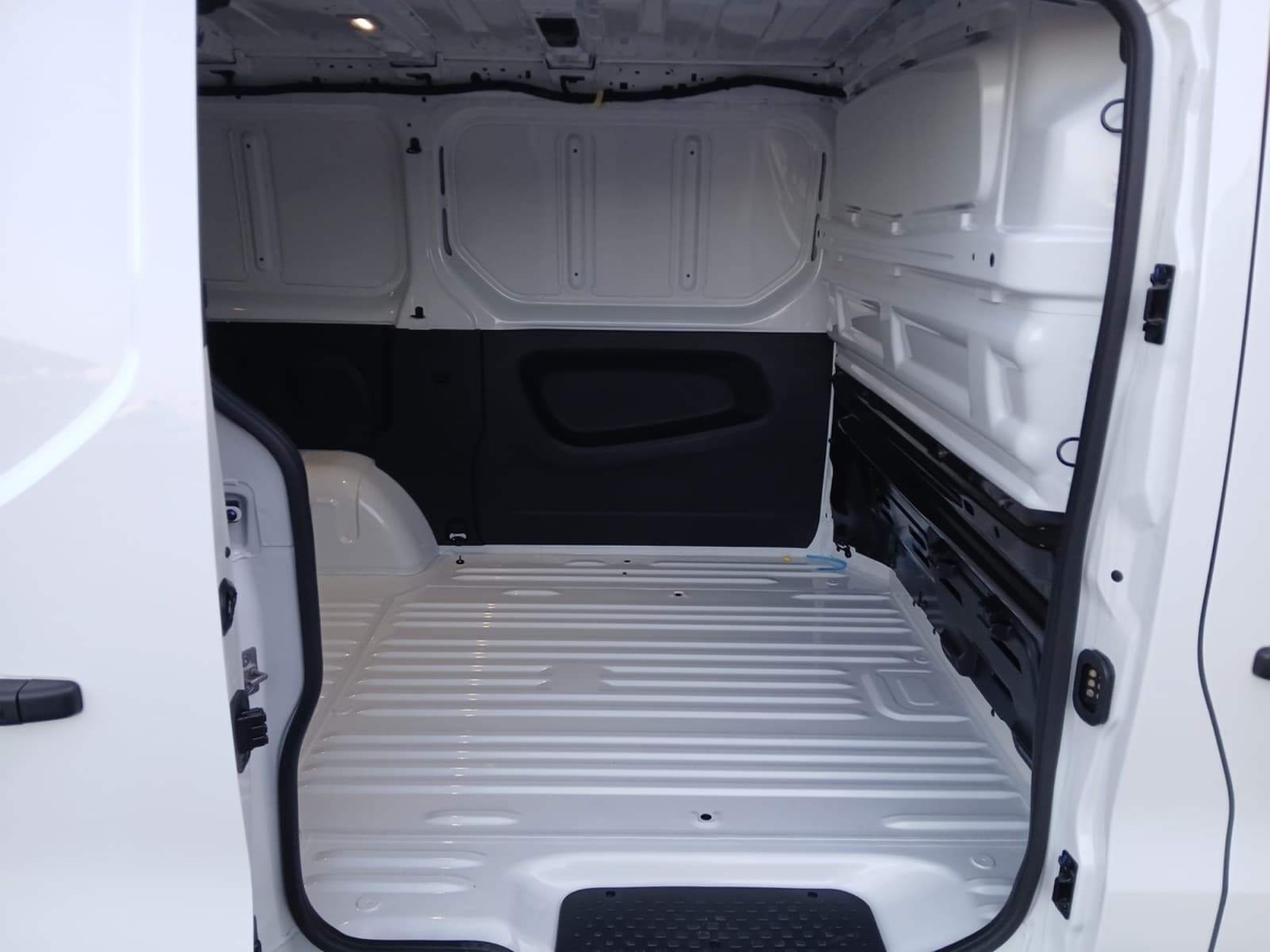 RENAULT TRAFIC FOURGON FG BLUE DCI 150 L1H1 3T GSR2 EXTRA