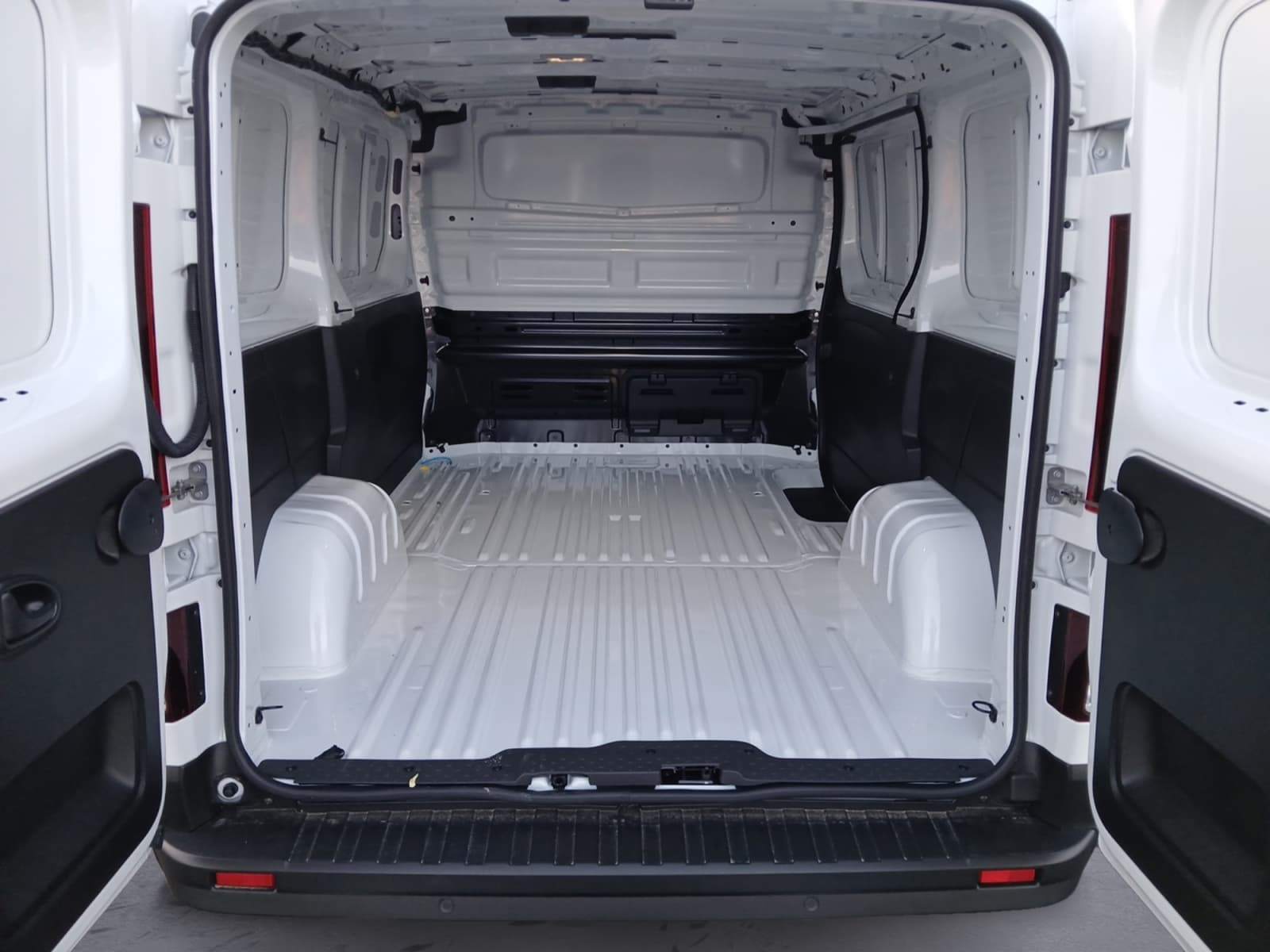 RENAULT TRAFIC FOURGON FG BLUE DCI 150 L1H1 3T GSR2 EXTRA