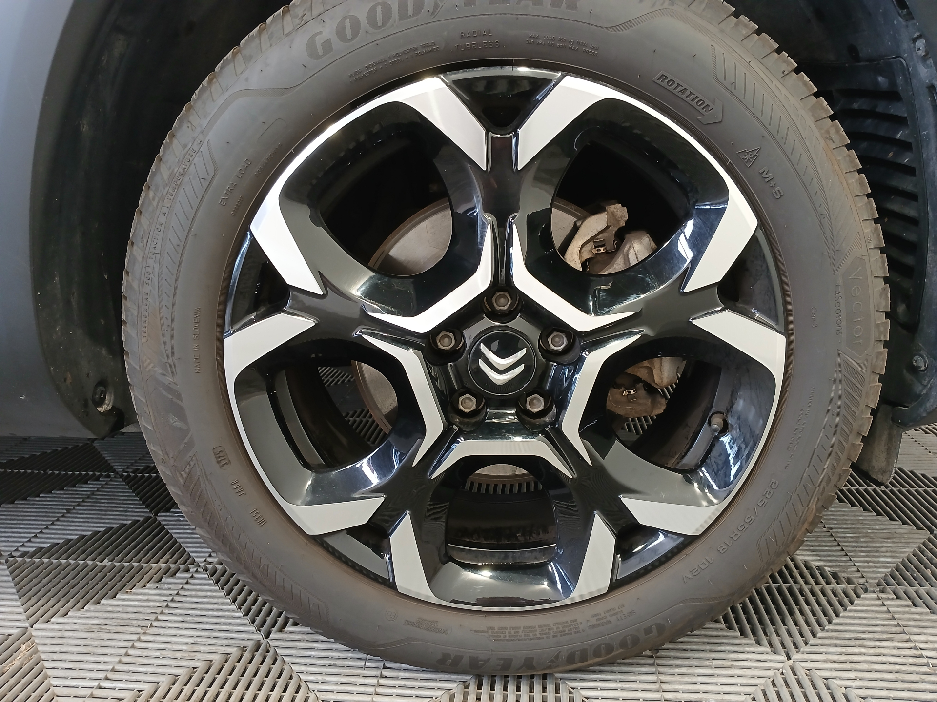 CITROEN C5 AIRCROSS HYB 136 CH BOITE AUTO SHINE