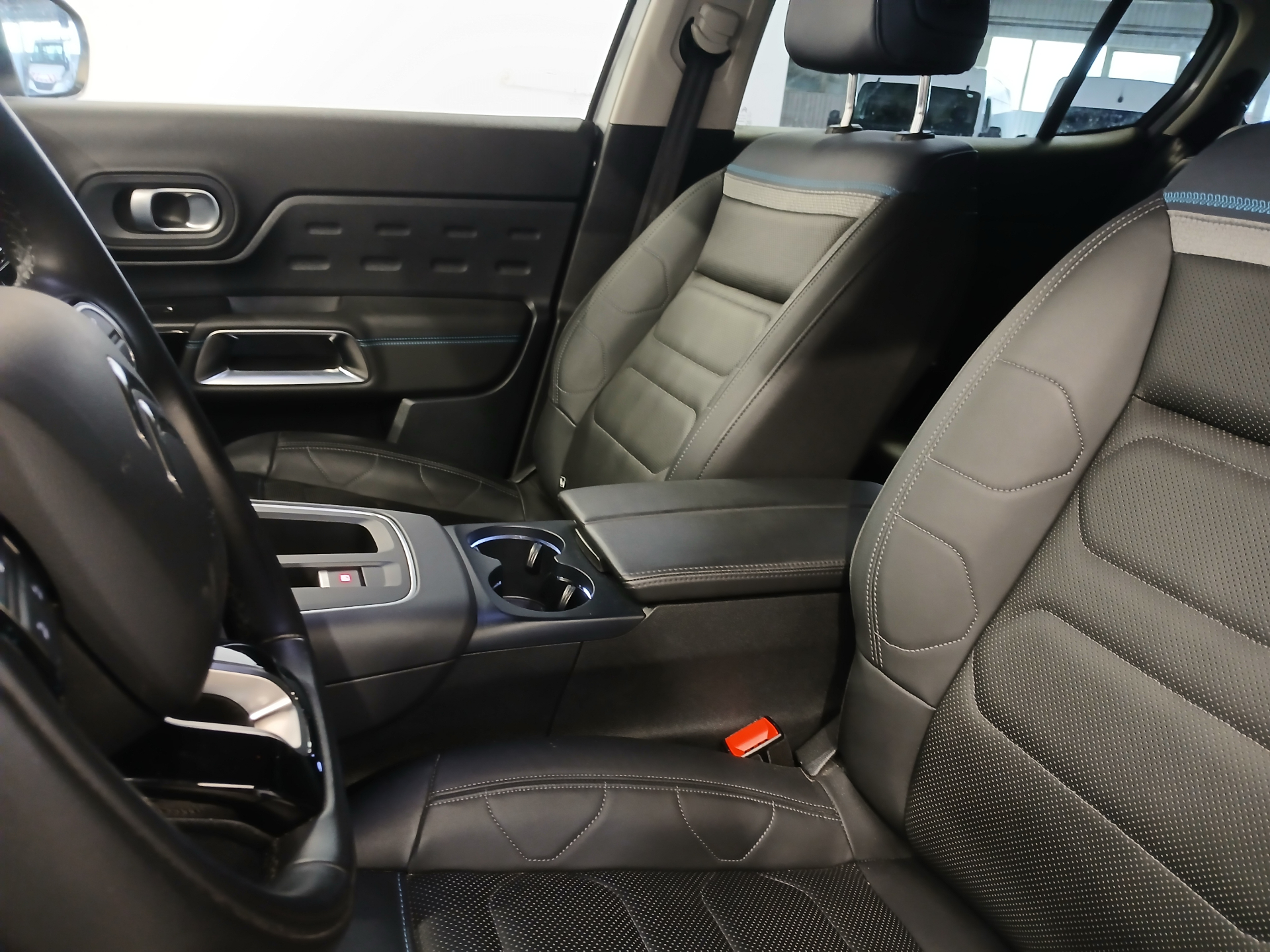 CITROEN C5 AIRCROSS HYB 136 CH BOITE AUTO SHINE