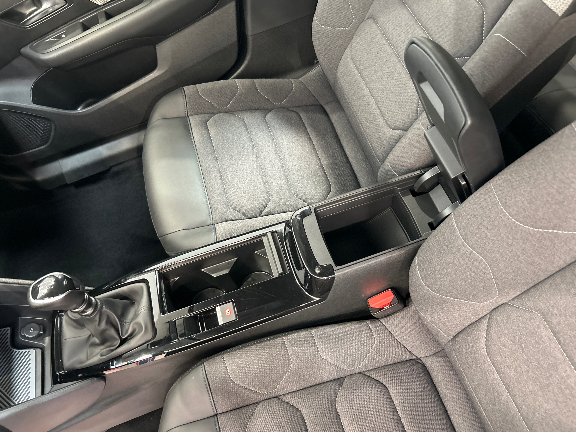 CITROEN C4 PureTech 130 BVM6 Plus