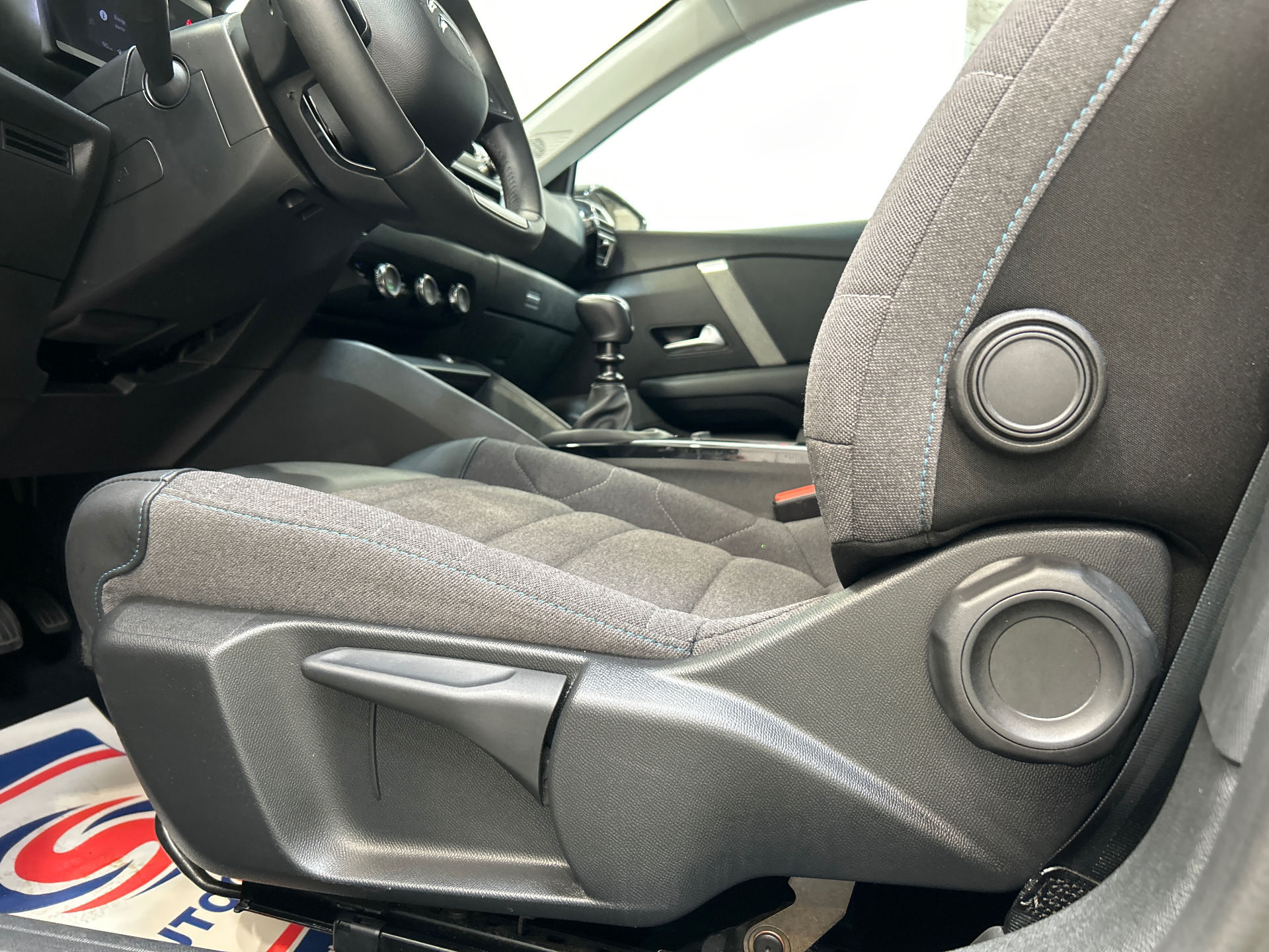 CITROEN C4 PureTech 130 BVM6 Plus