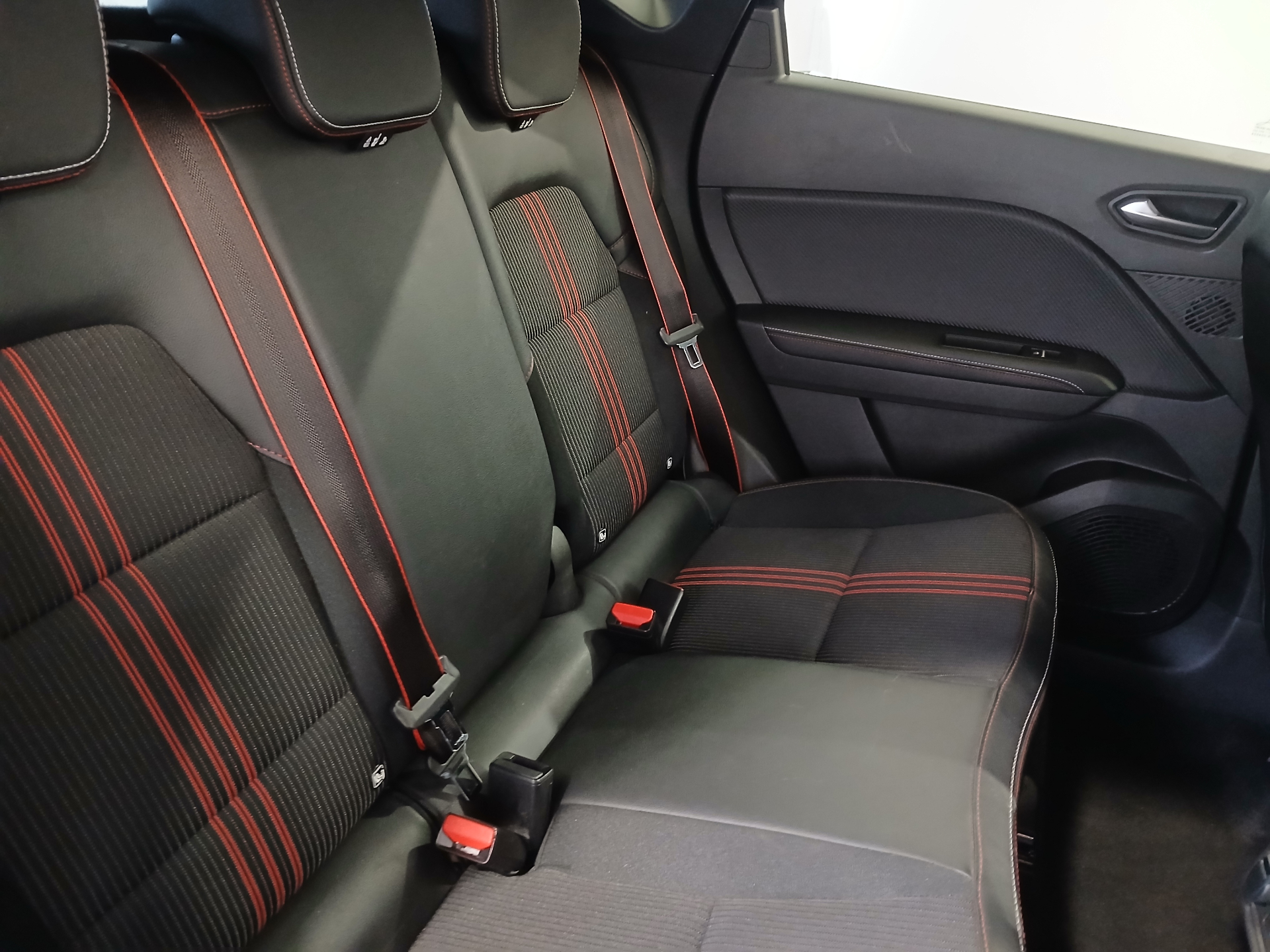 RENAULT CAPTUR R.S. line mild hybrid 160 EDC