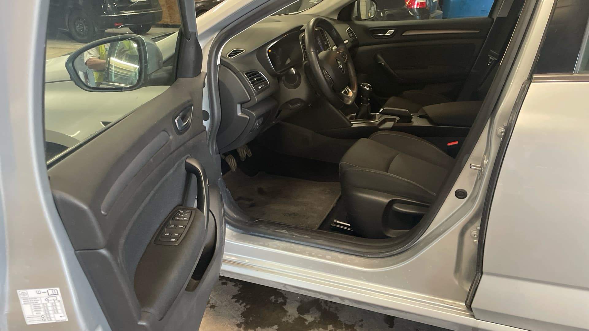 RENAULT MEGANE IV ESTATE Blue dCi 115 Business
