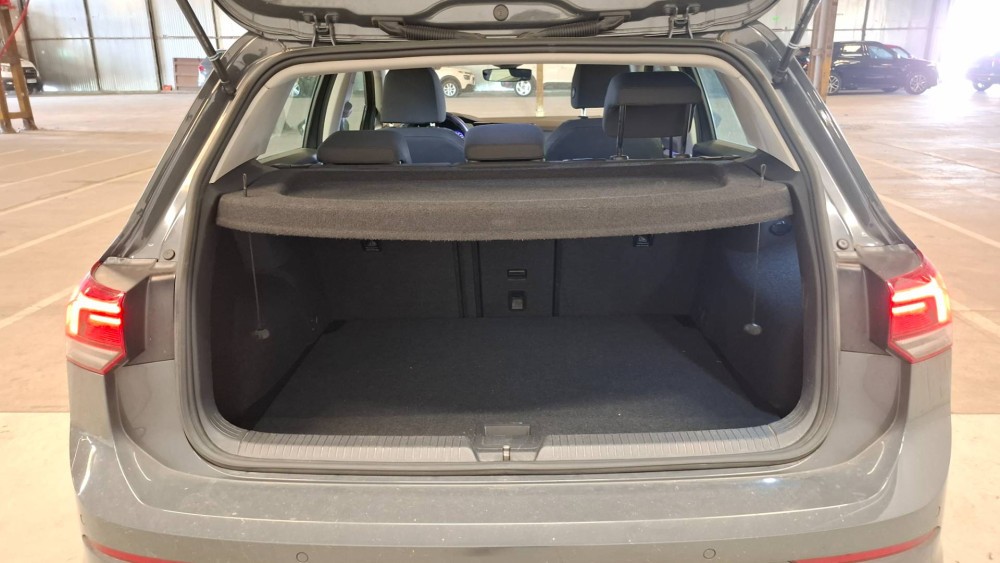 VOLKSWAGEN GOLF 1.0 eTSI OPF 110 DSG7 Life Business