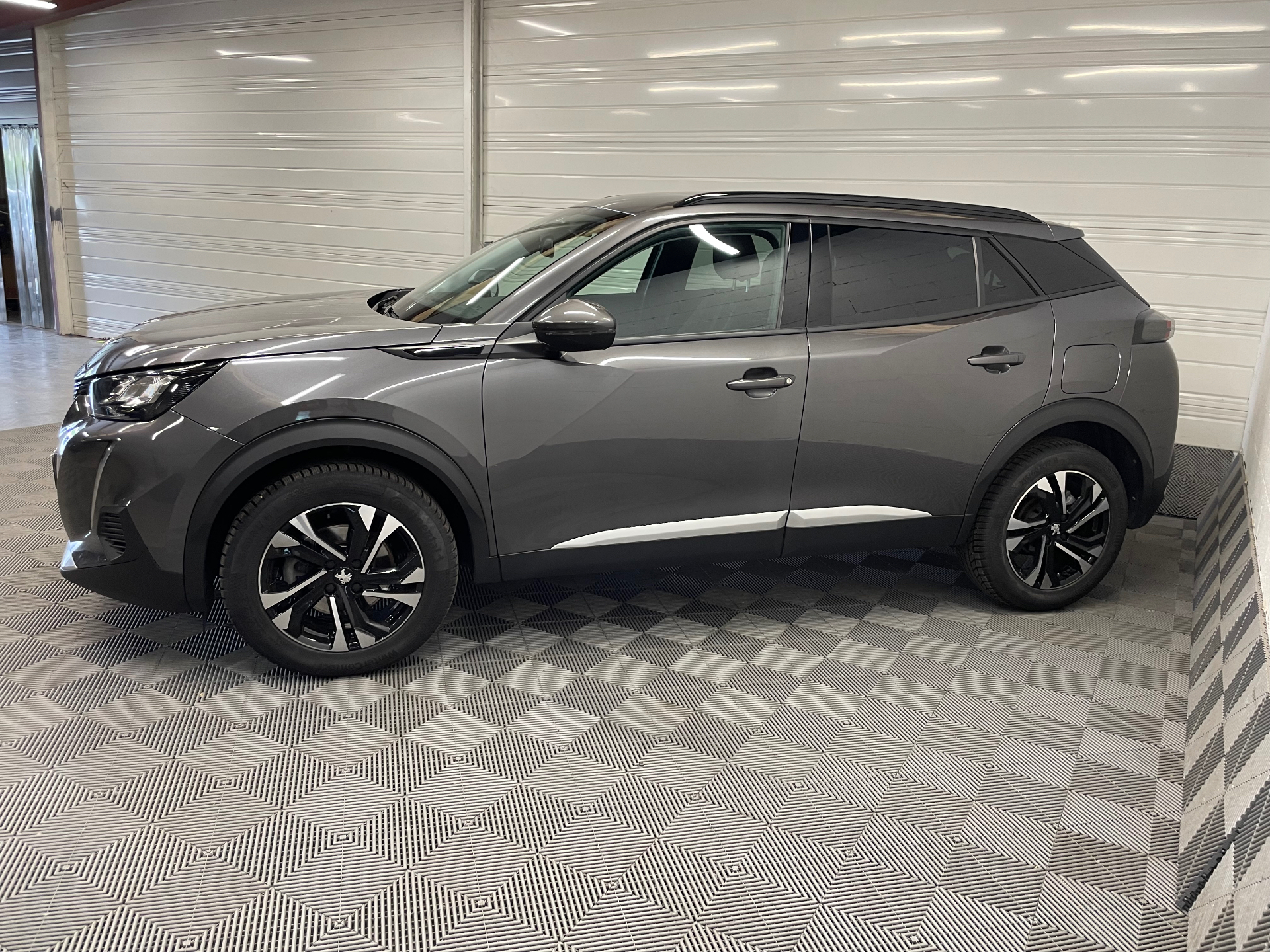 PEUGEOT 2008 BlueHDi 130 S&S EAT8 Allure