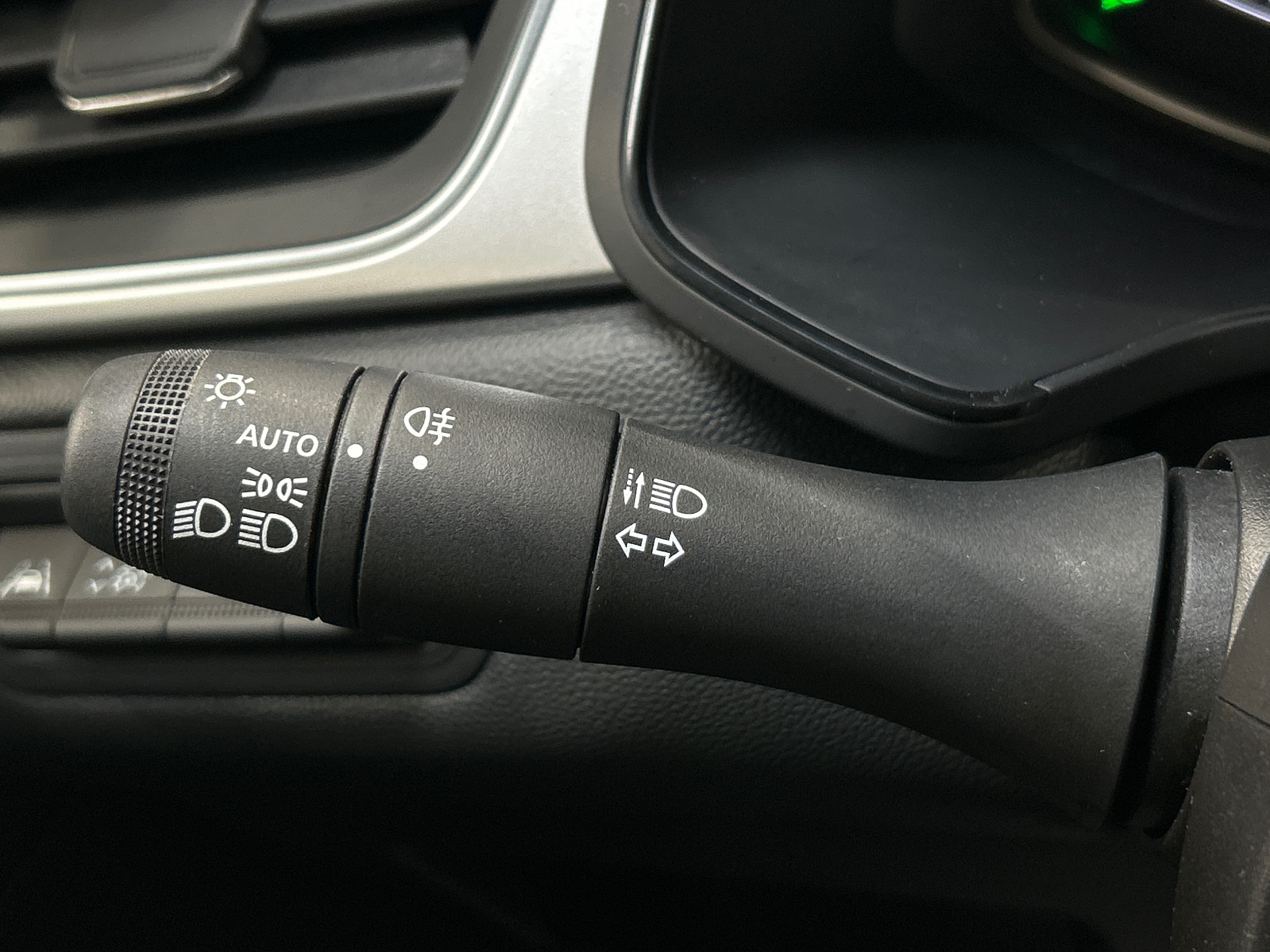 RENAULT CAPTUR techno mild hybrid 140