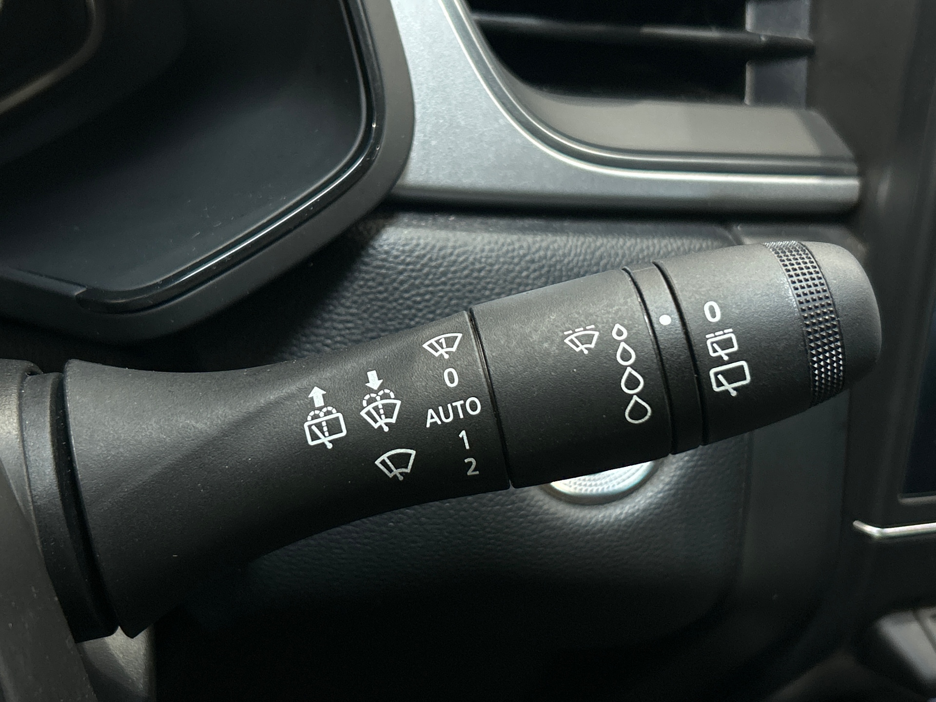 RENAULT CAPTUR techno mild hybrid 140