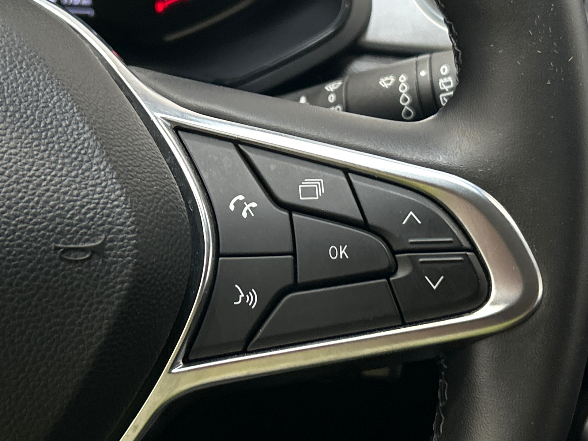 RENAULT CAPTUR techno mild hybrid 140