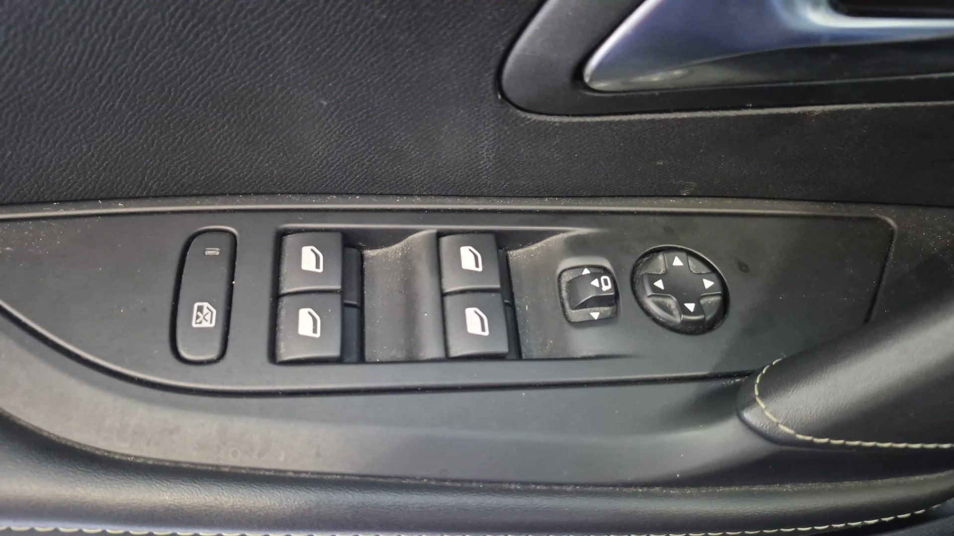 PEUGEOT 208 GT PURETECH 100 S&S BVM6