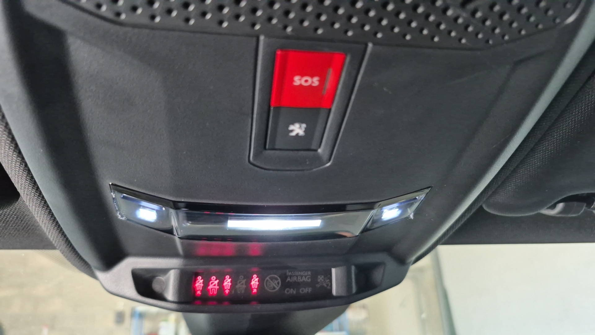 PEUGEOT 208 GT PURETECH 100 S&S BVM6