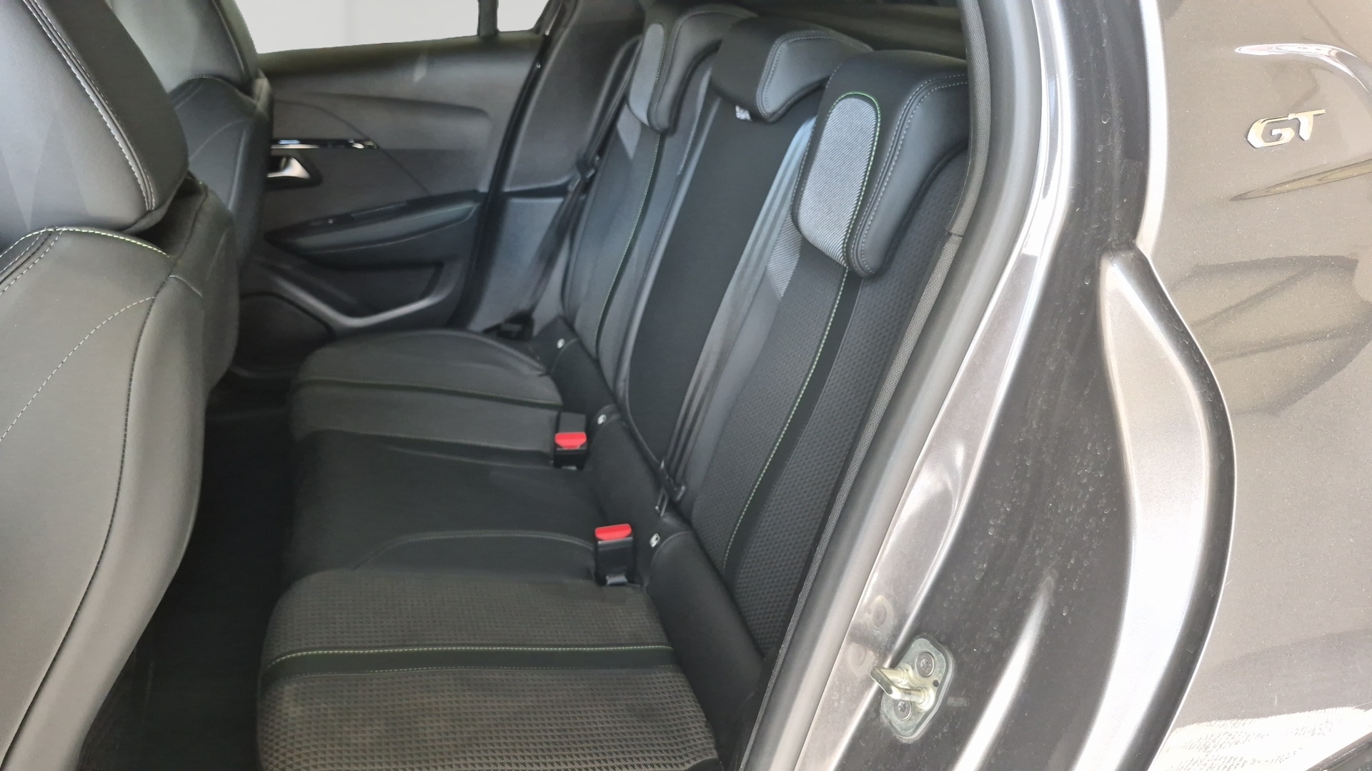 PEUGEOT 208 GT PURETECH 100 S&S BVM6