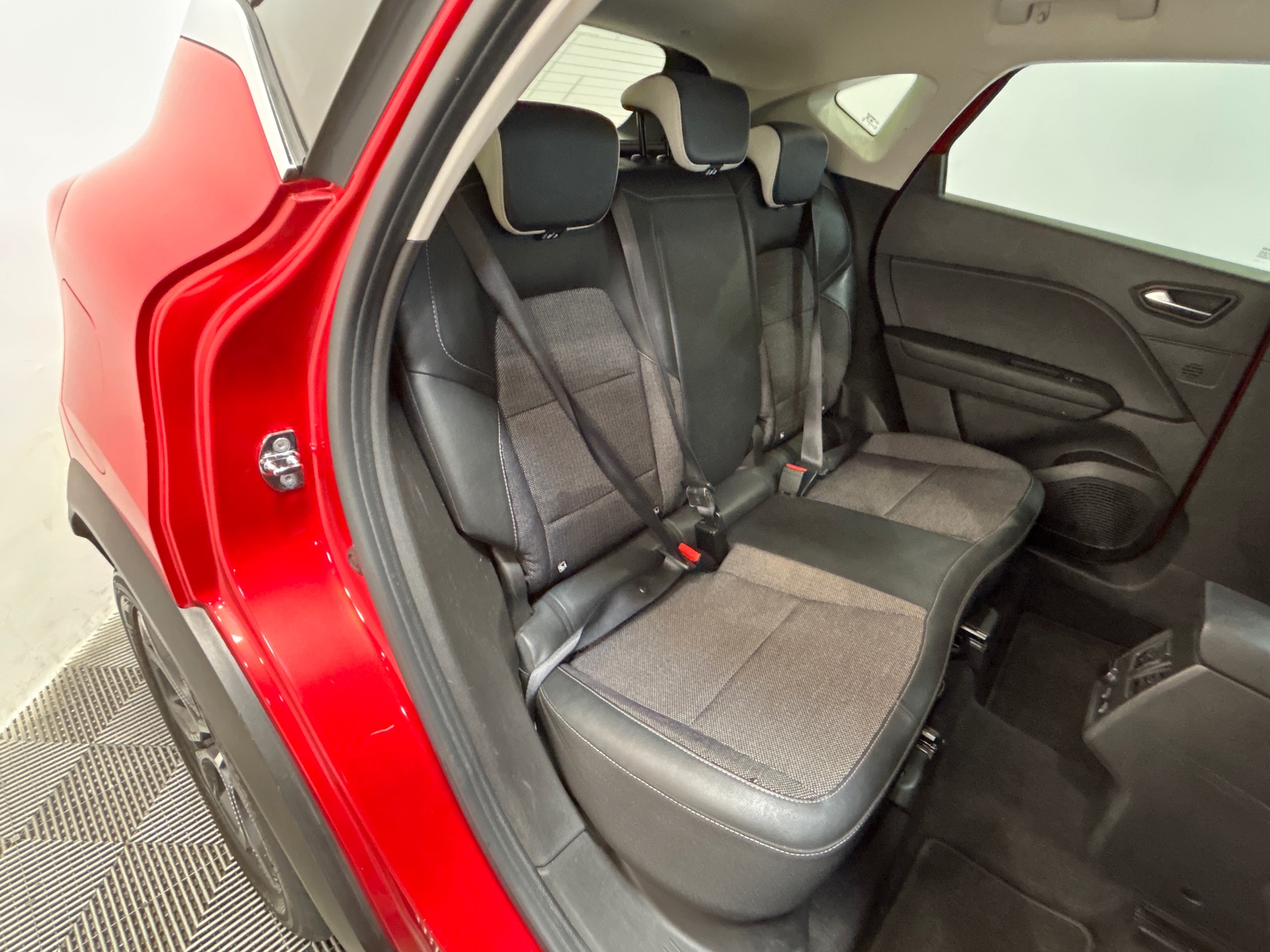 RENAULT CAPTUR TCe 140 EDC - 21 Intens