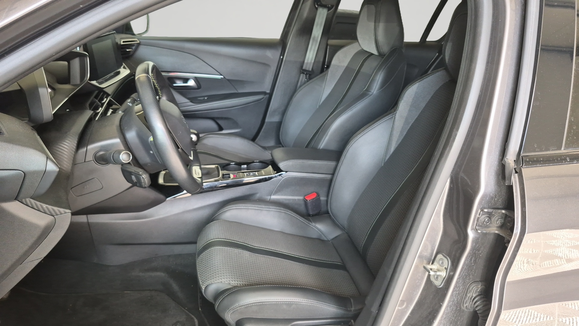 PEUGEOT 208 GT PURETECH 100 S&S BVM6