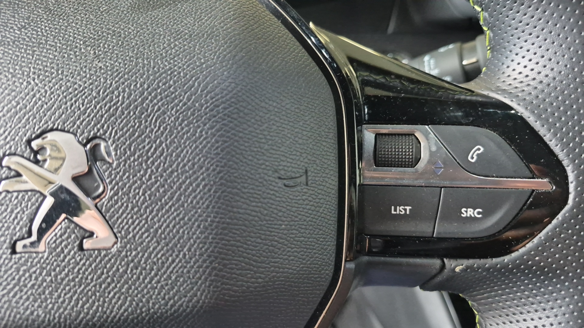 PEUGEOT 208 GT PURETECH 100 S&S BVM6