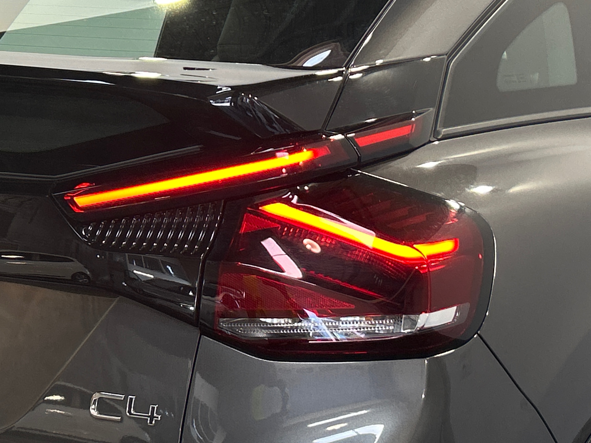 CITROEN C4 PureTech 130 BVM6 Plus