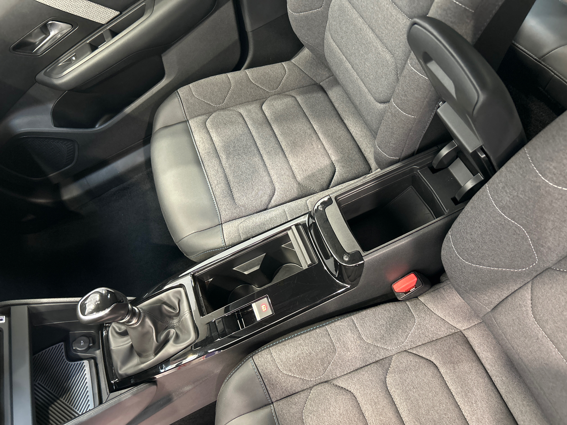 CITROEN C4 PureTech 130 BVM6 Plus