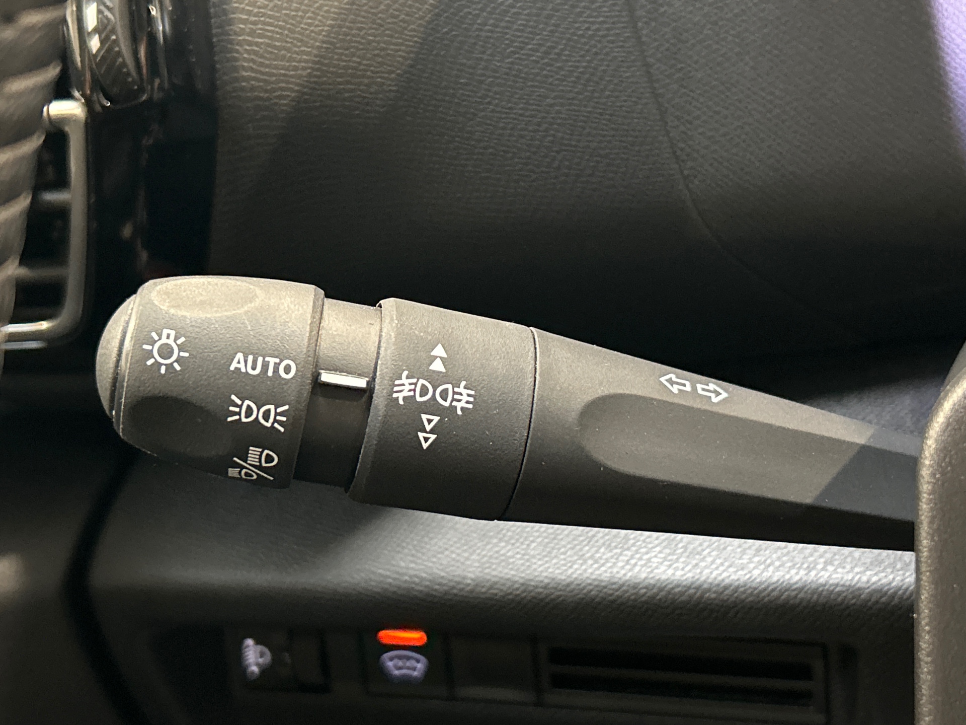 CITROEN C4 PureTech 130 BVM6 Plus