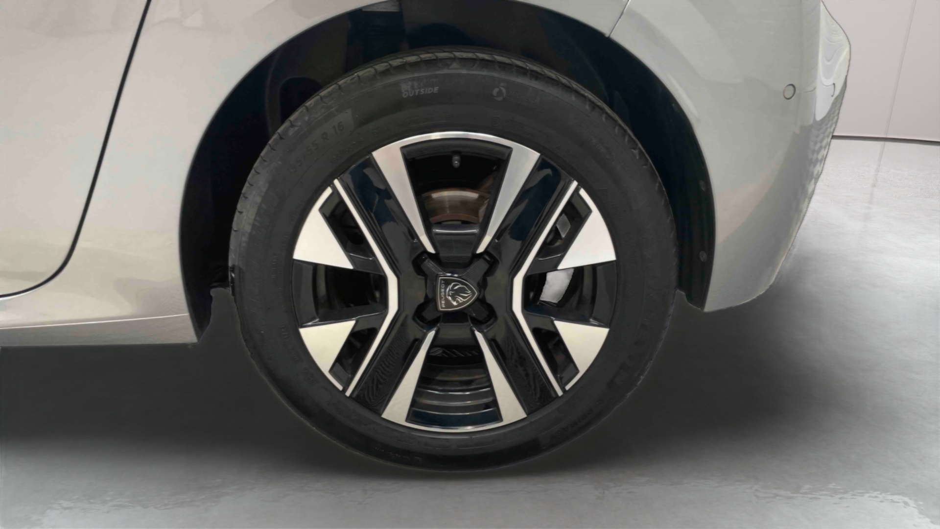 PEUGEOT 208 PureTech 100 S&S BVM6 Allure - 5P