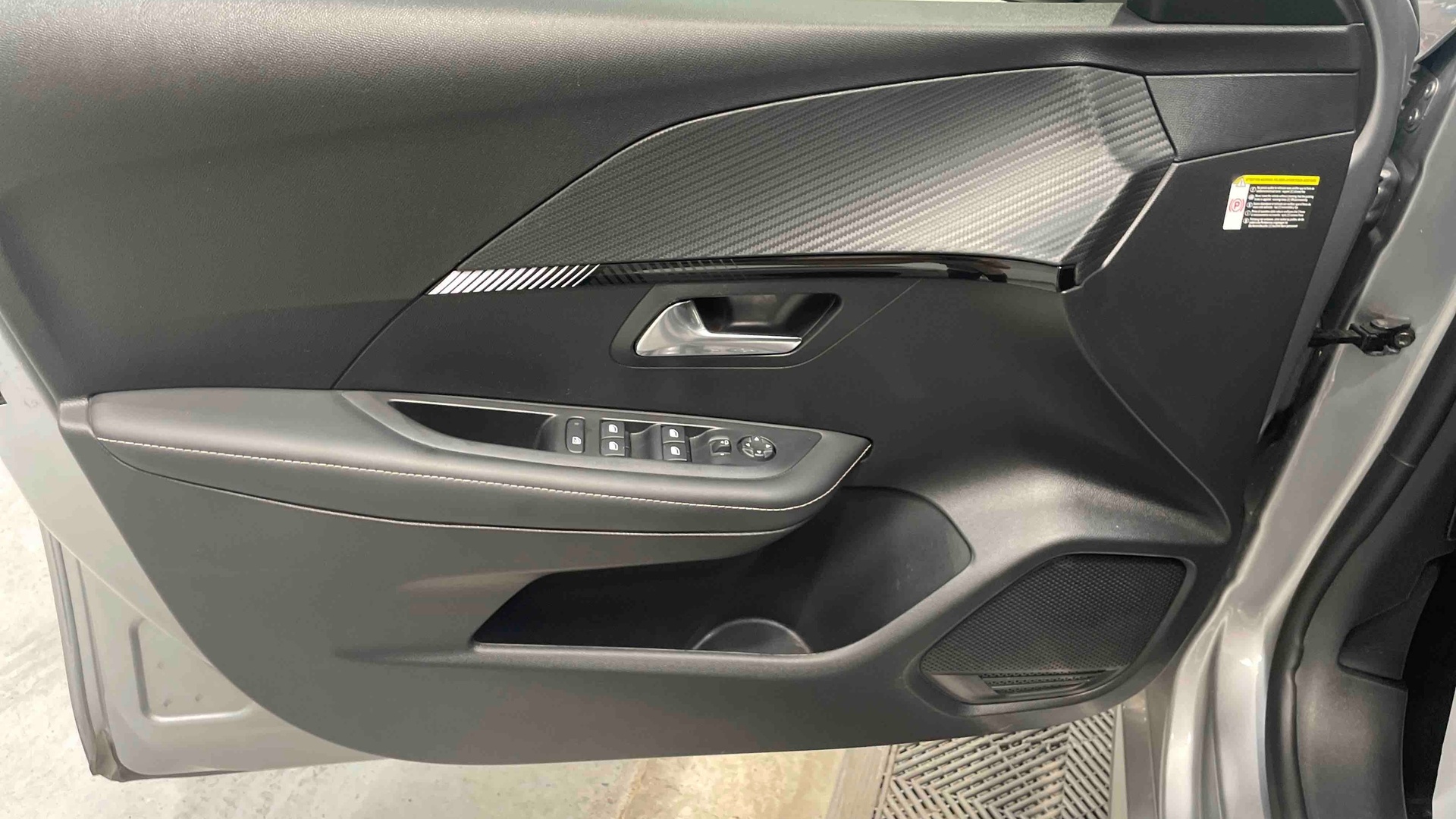 PEUGEOT 208 PureTech 100 S&S BVM6 Allure - 5P