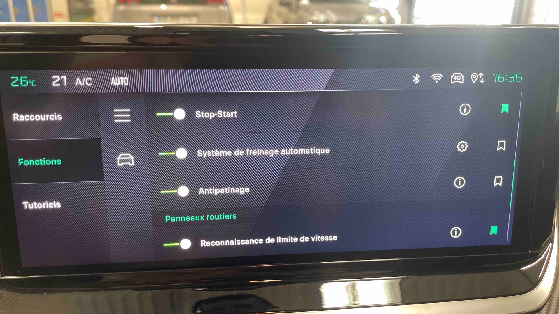 PEUGEOT 208 PureTech 100 S&S BVM6 Allure - 5P