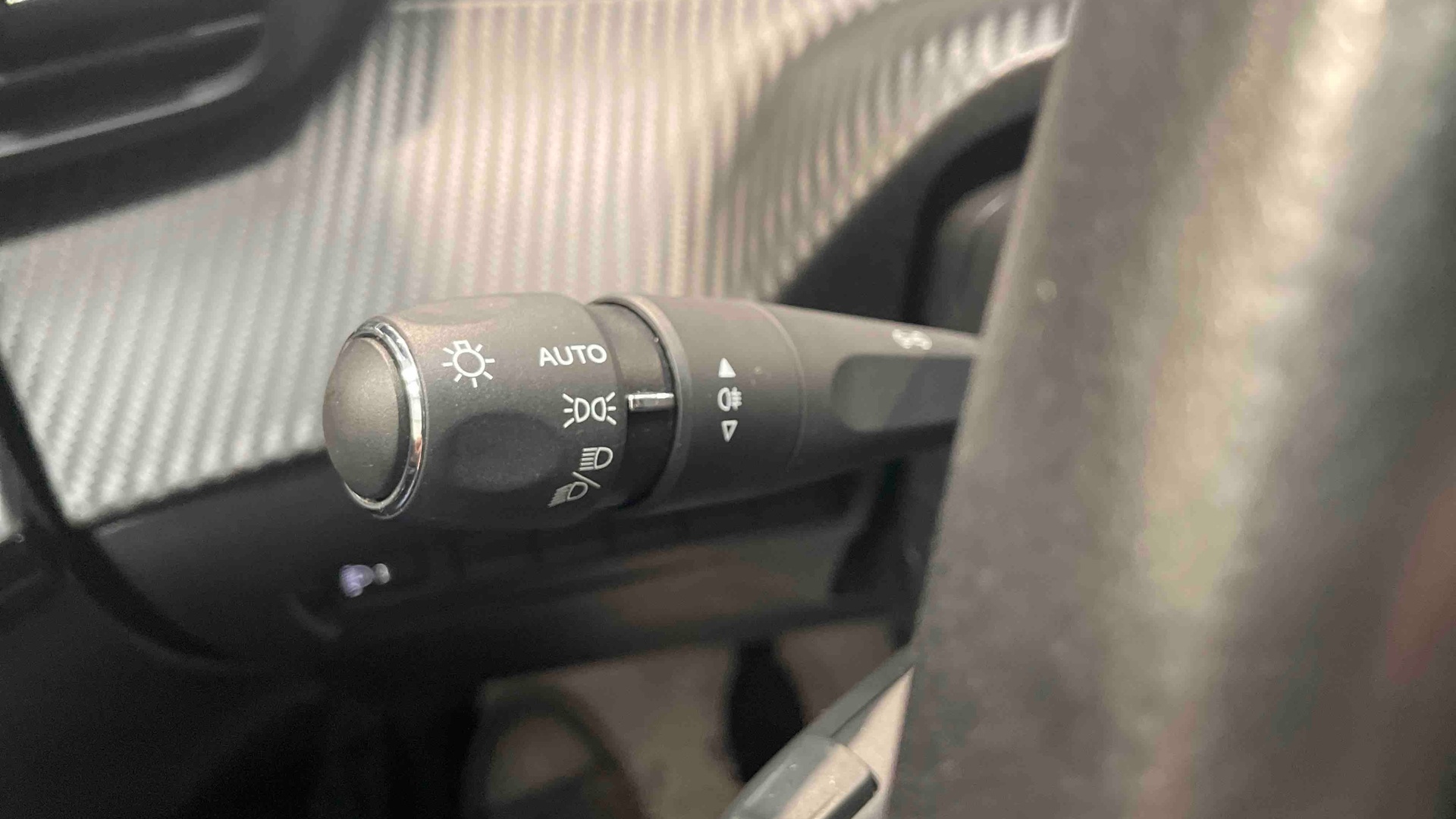 PEUGEOT 208 PureTech 100 S&S BVM6 Allure - 5P