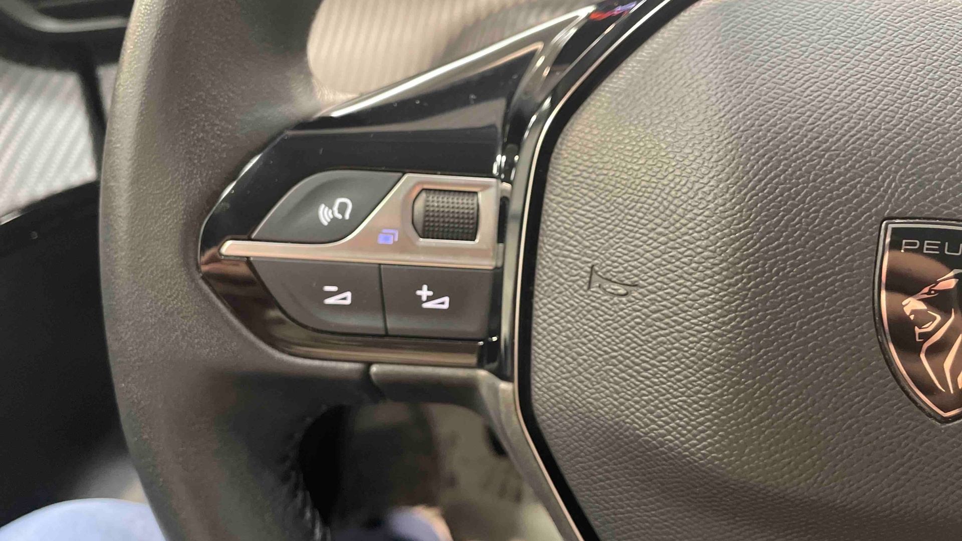 PEUGEOT 208 PureTech 100 S&S BVM6 Allure - 5P