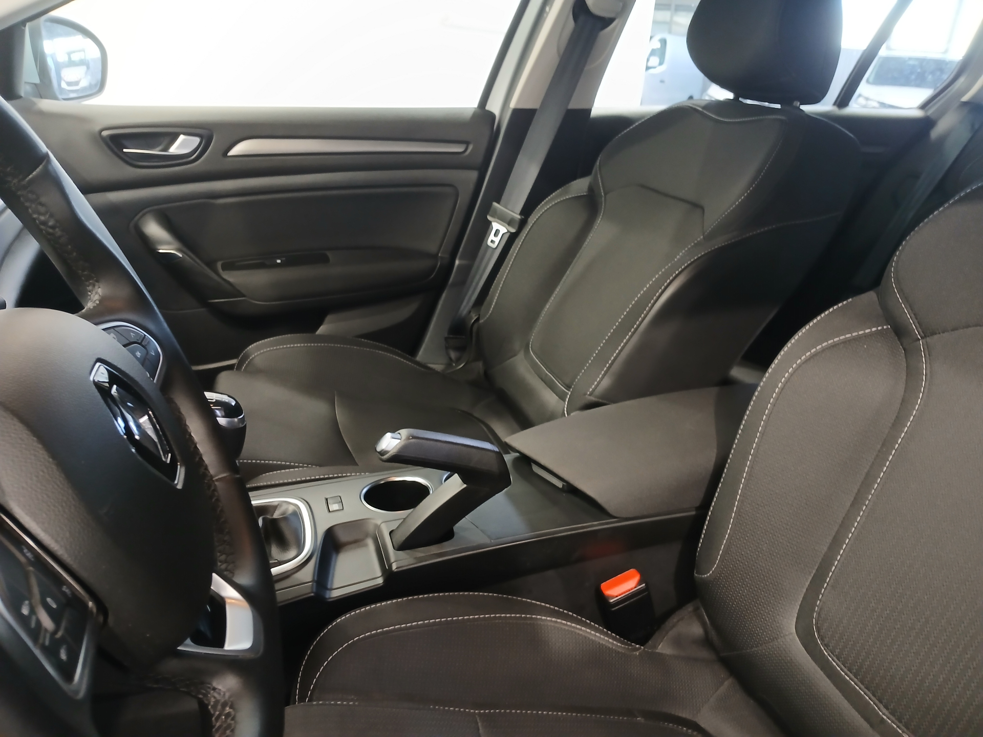 RENAULT MEGANE IV ESTATE Blue dCi 115 Business