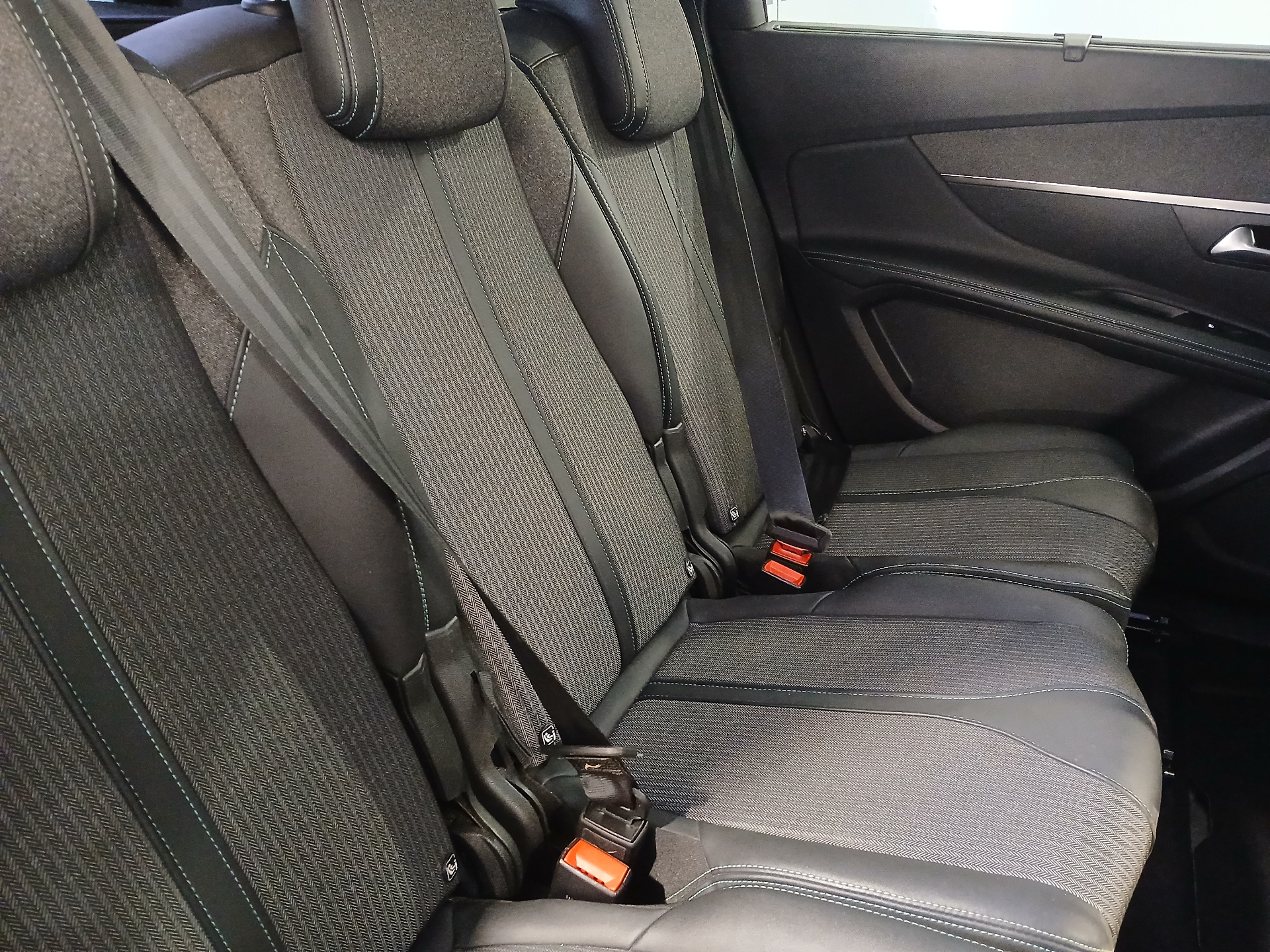 PEUGEOT 5008 BlueHDi 130ch S&S EAT8 Allure Pack