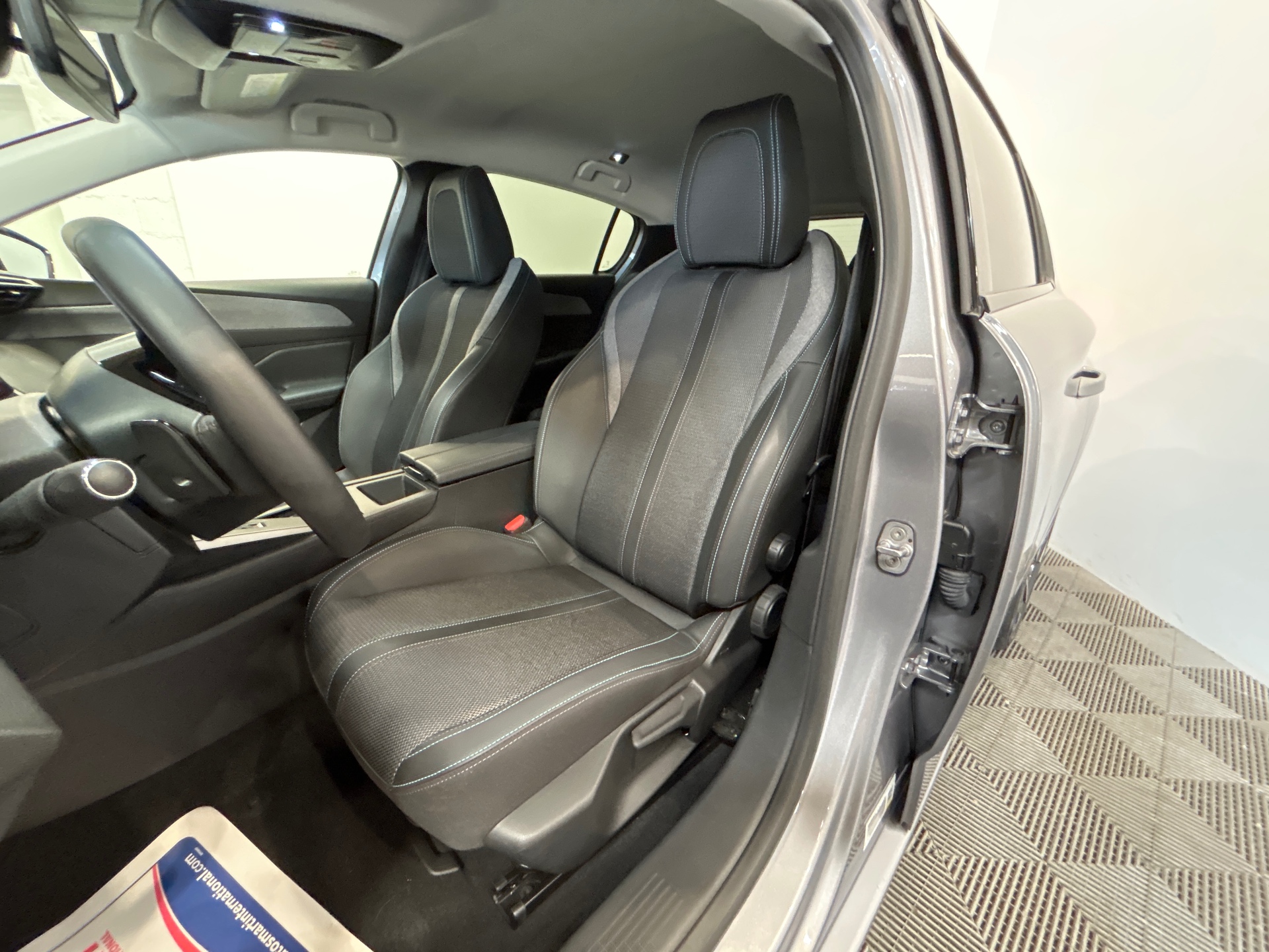 PEUGEOT 308 Allure Hybrid 145 ch e-DCS6