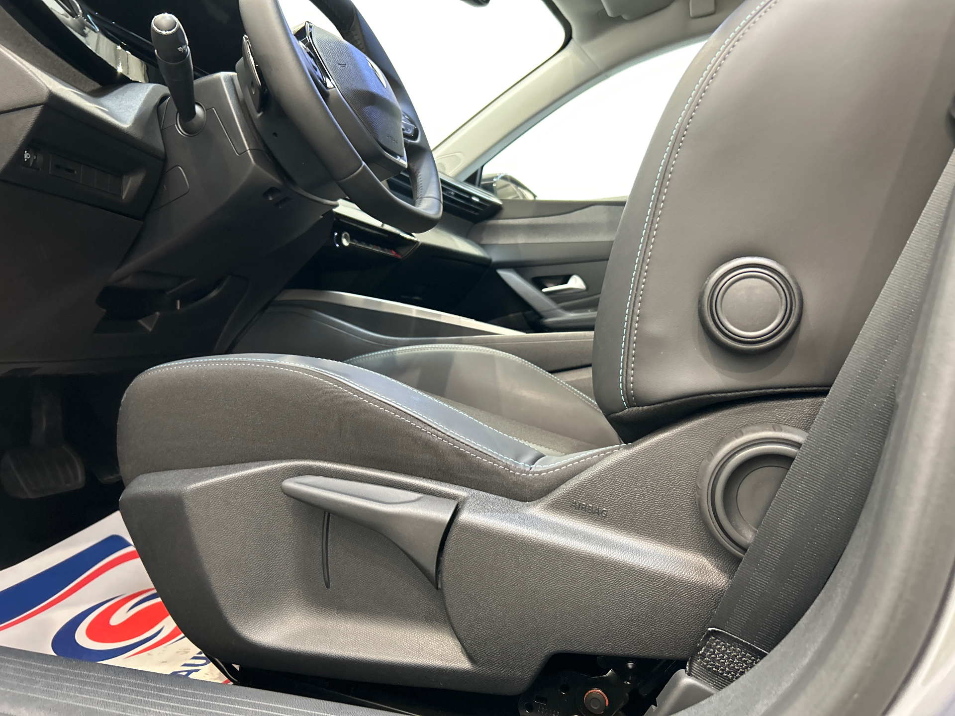 PEUGEOT 308 Allure Hybrid 145 ch e-DCS6