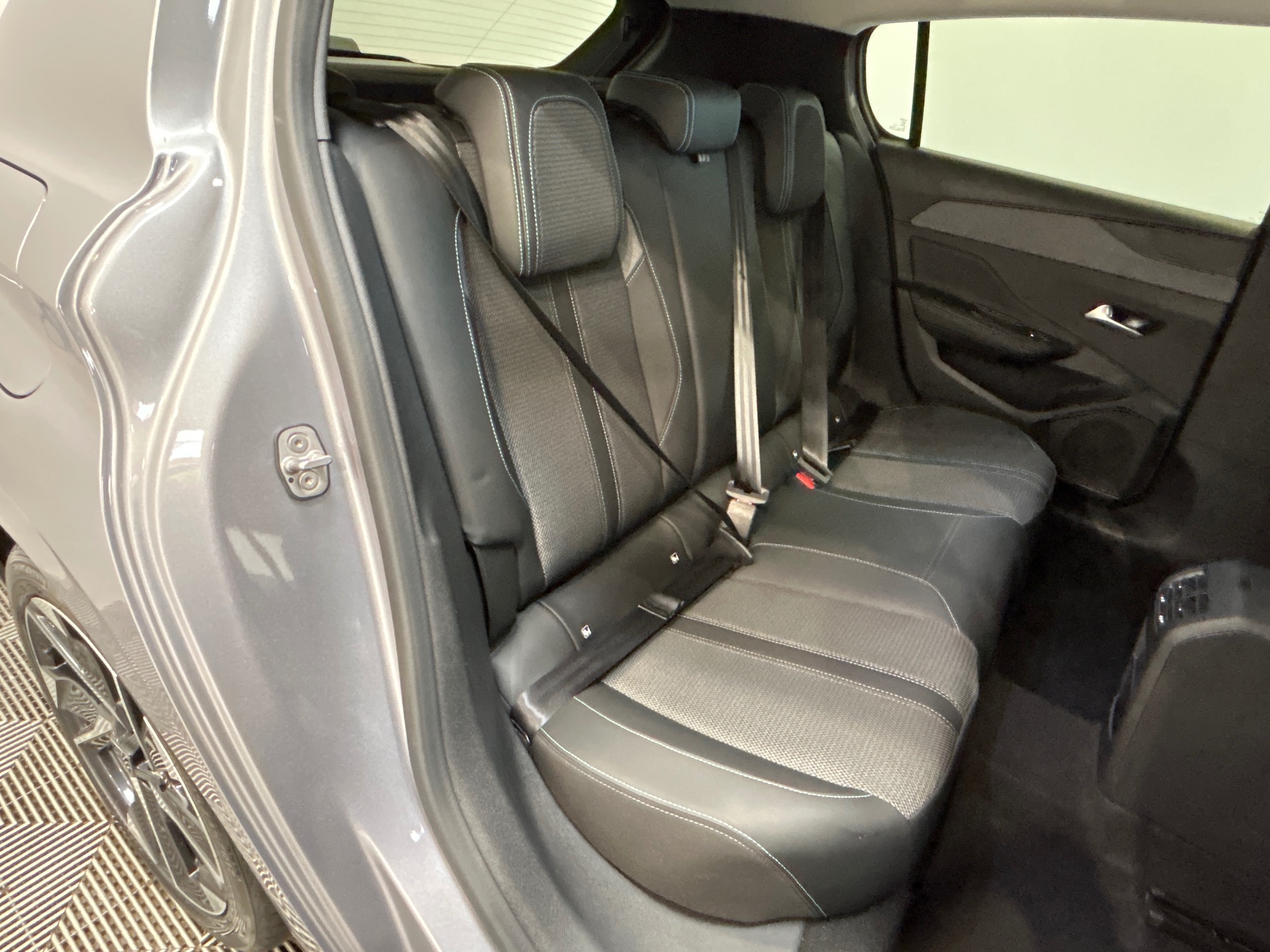 PEUGEOT 308 Allure Hybrid 145 ch e-DCS6