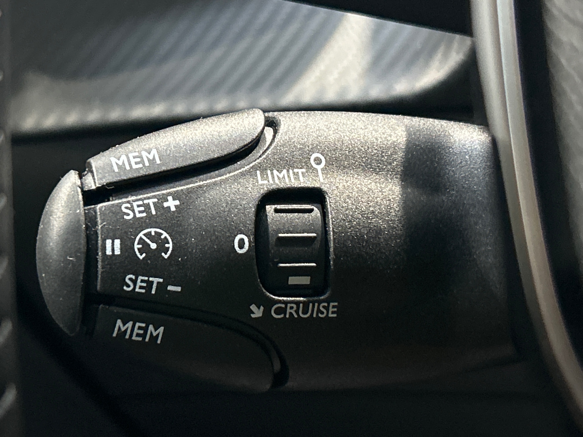 PEUGEOT 208 Allure 100 ch BVM6