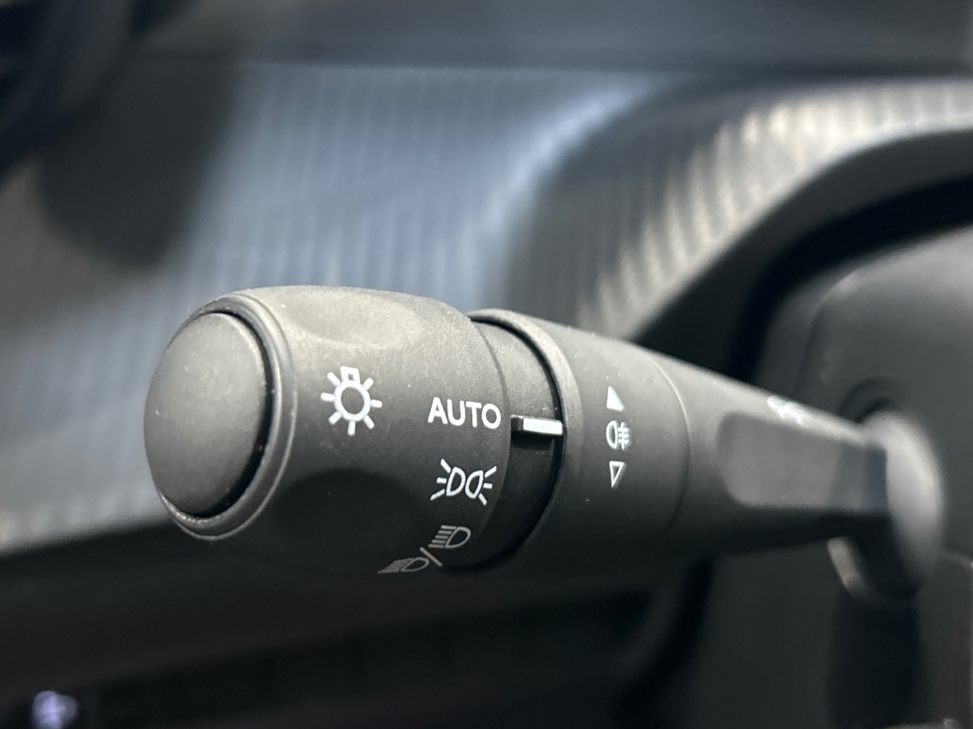 PEUGEOT 208 Allure 100 ch BVM6