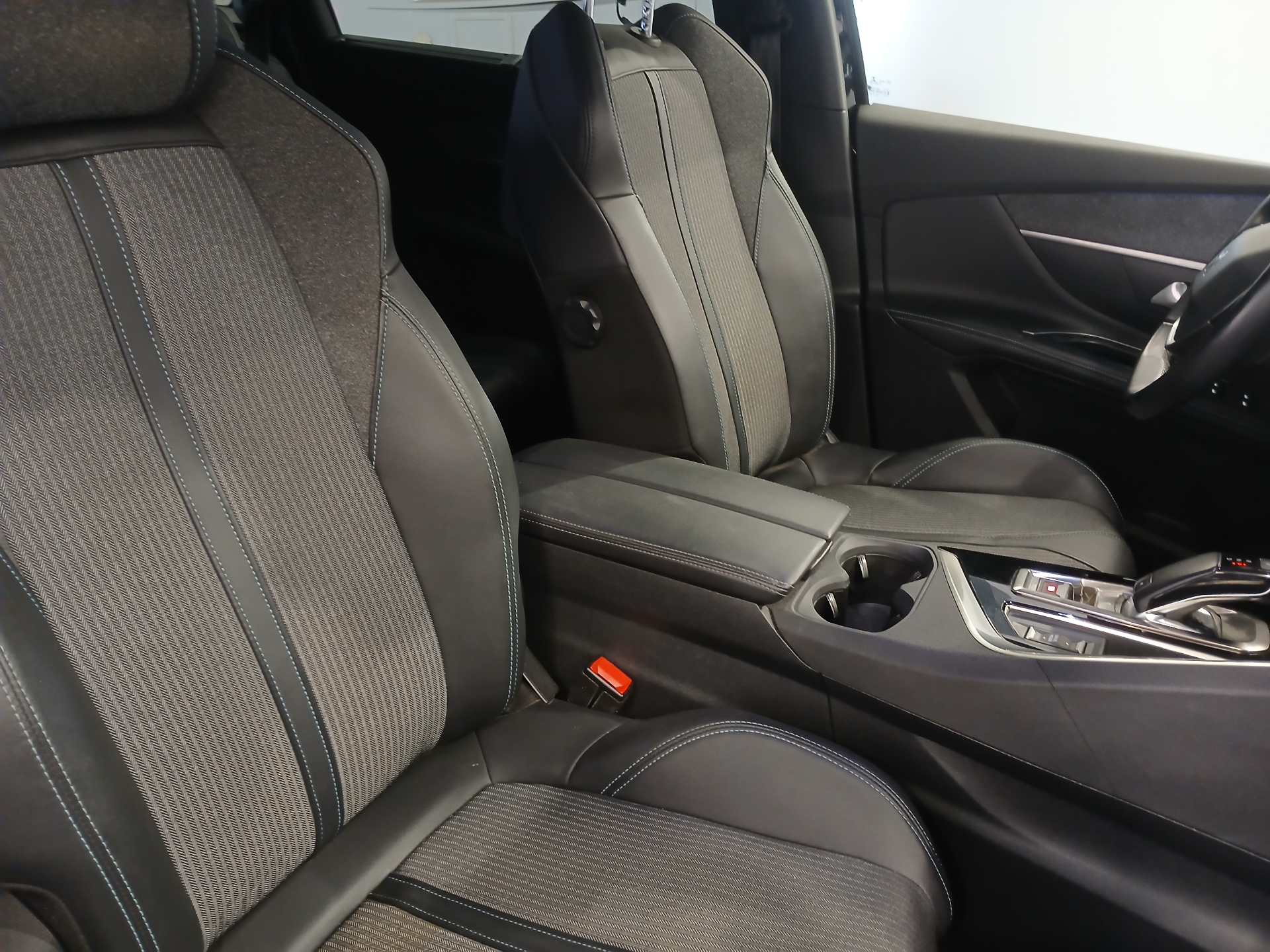 PEUGEOT 5008 BlueHDi 130ch S&S EAT8 Allure Pack