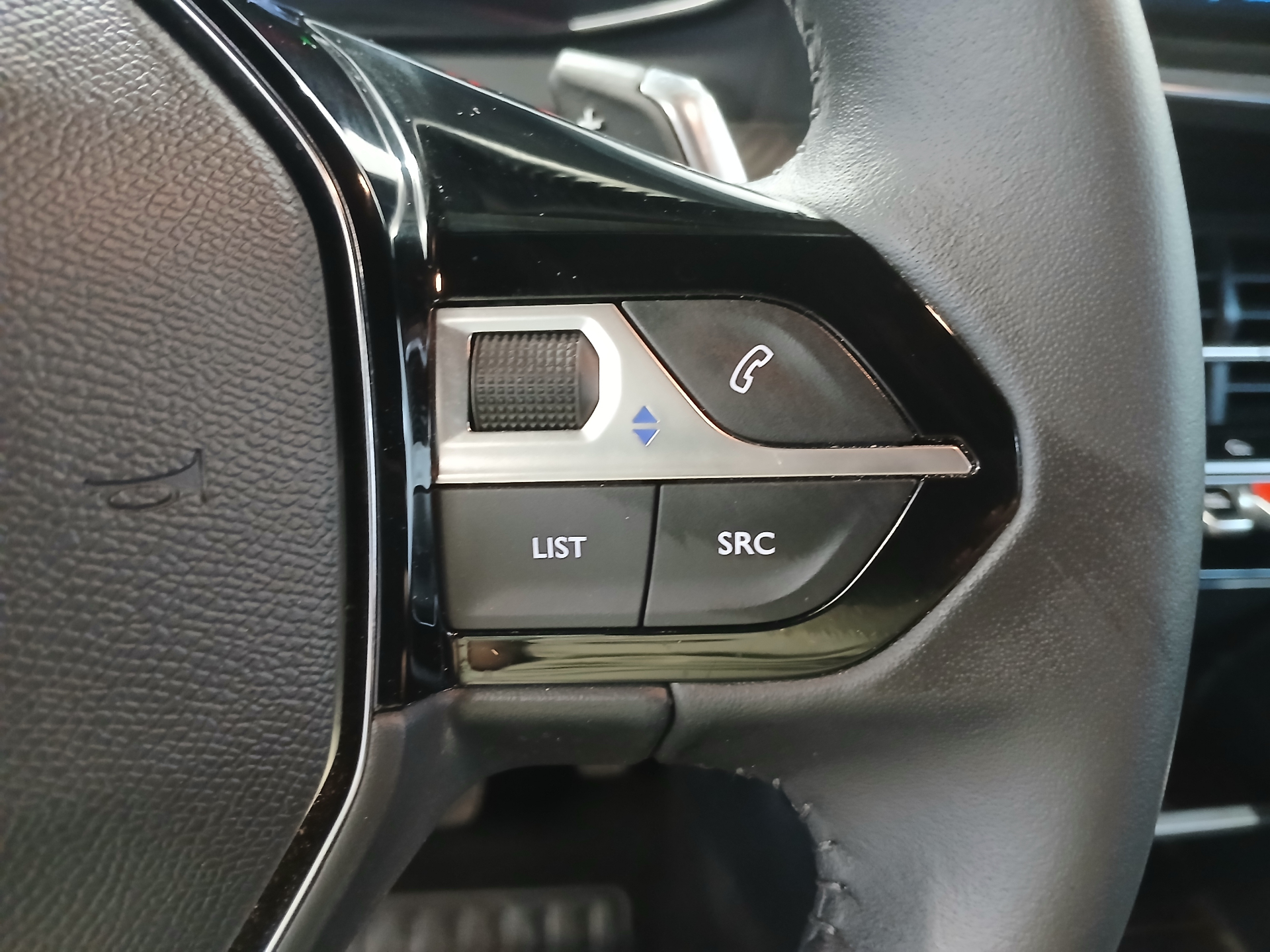 PEUGEOT 2008 Style Hybrid 145 ch e-DCS6