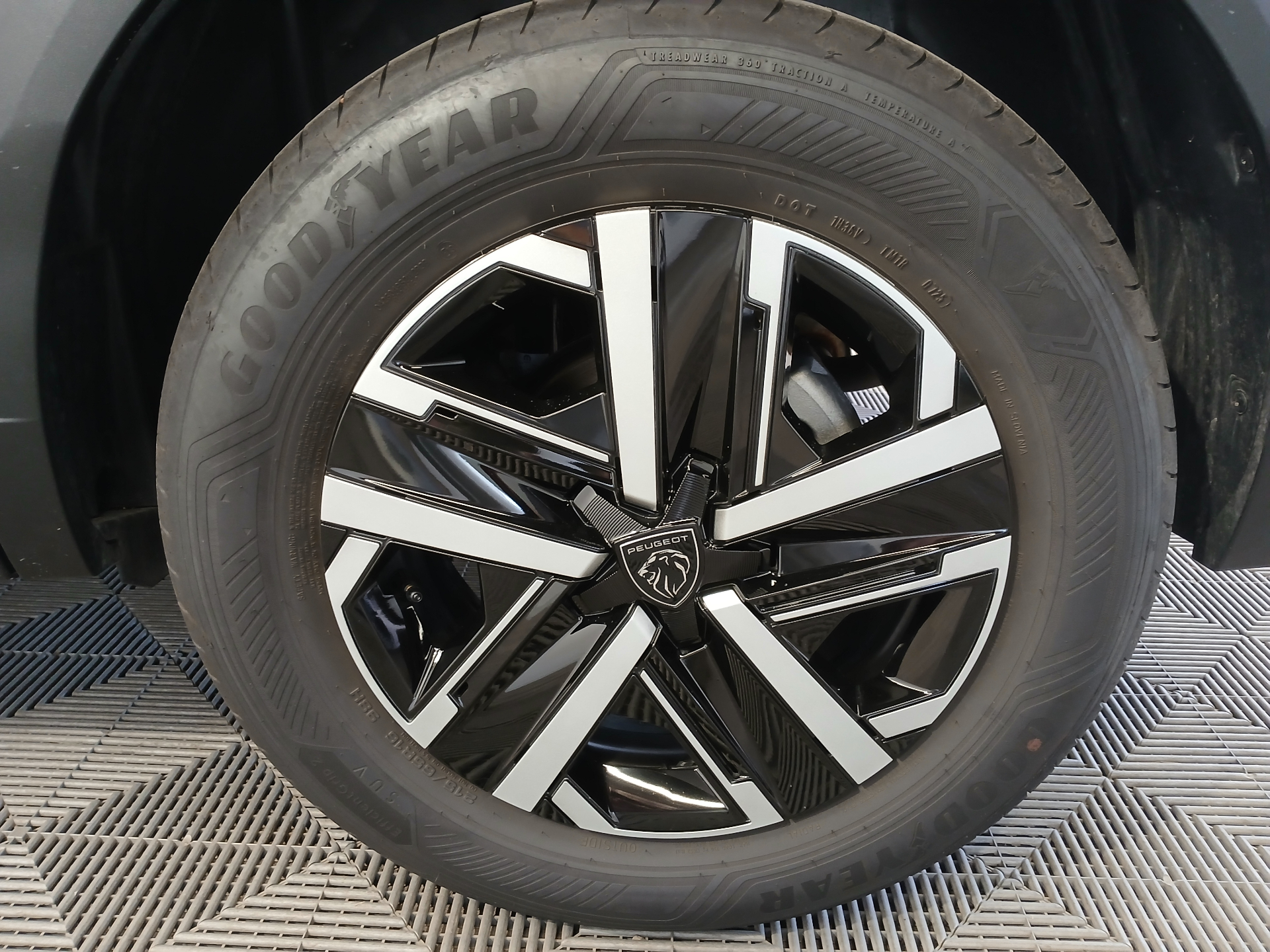 PEUGEOT 2008 Style Hybrid 145 ch e-DCS6