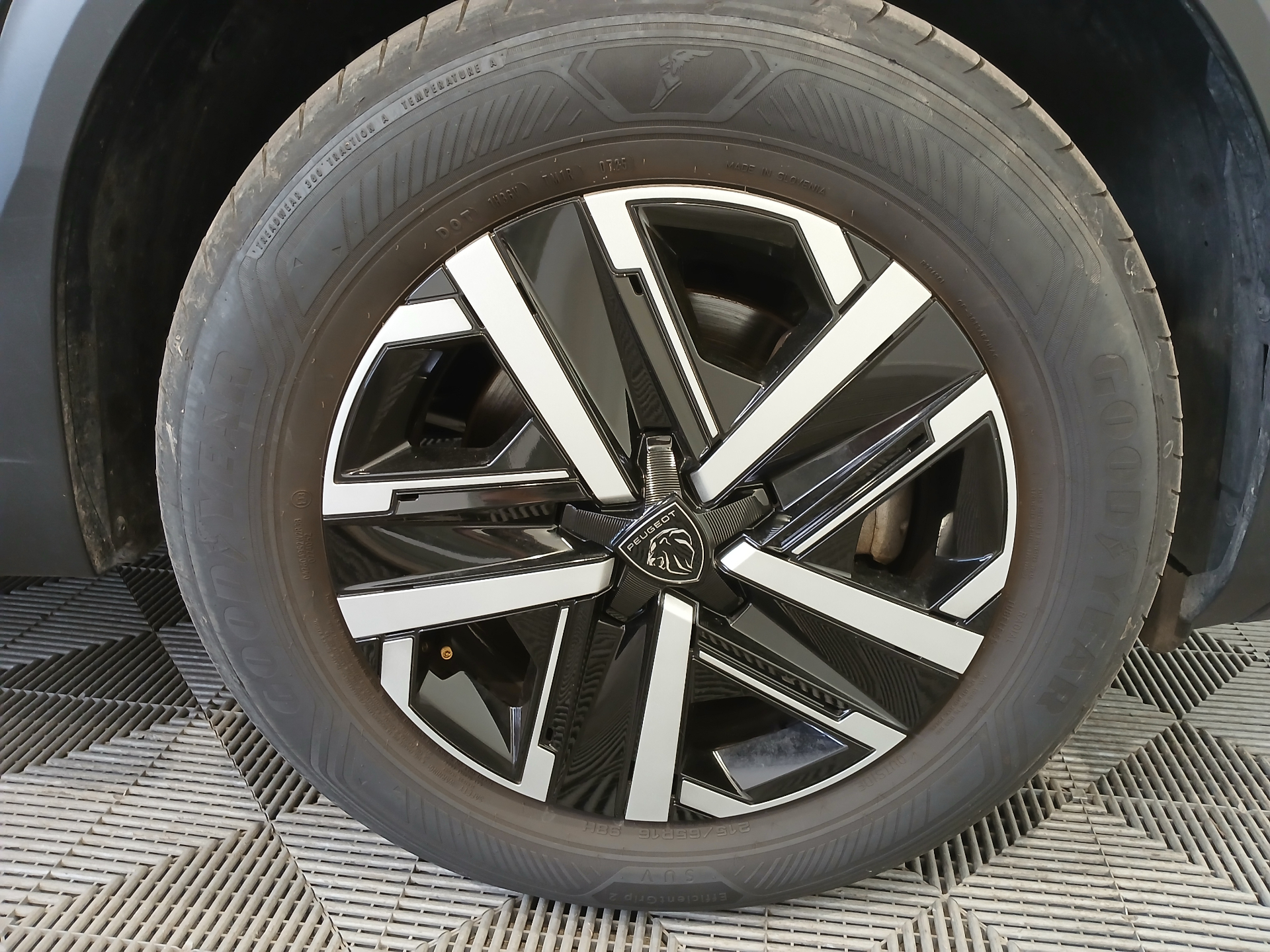 PEUGEOT 2008 Style Hybrid 145 ch e-DCS6