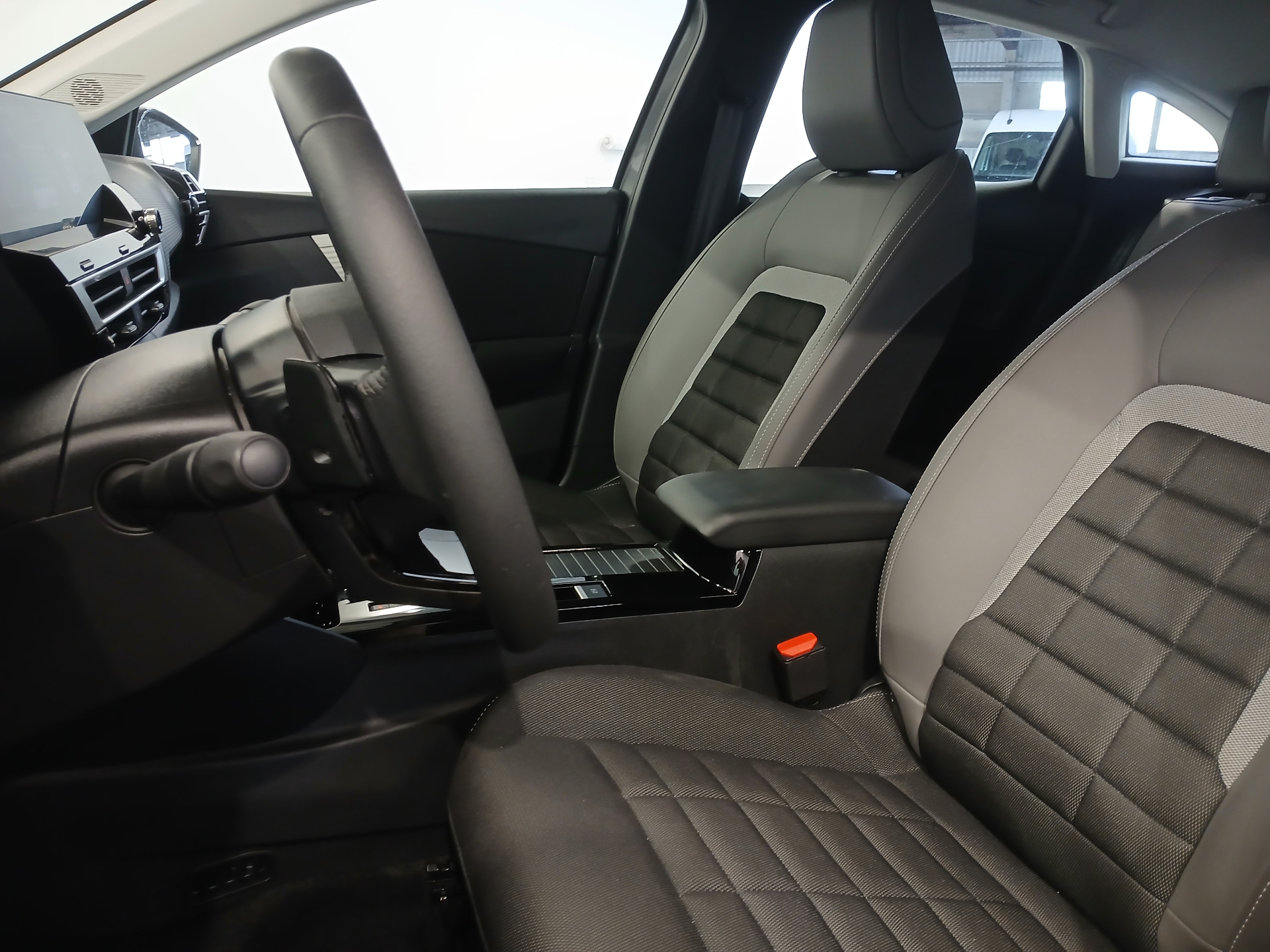 CITROEN C4 Hybride 145ch Edcs-6 MAX