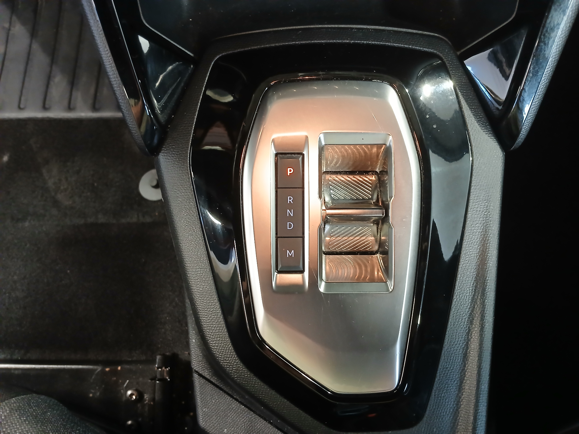PEUGEOT 2008 Style Hybrid 145 ch e-DCS6