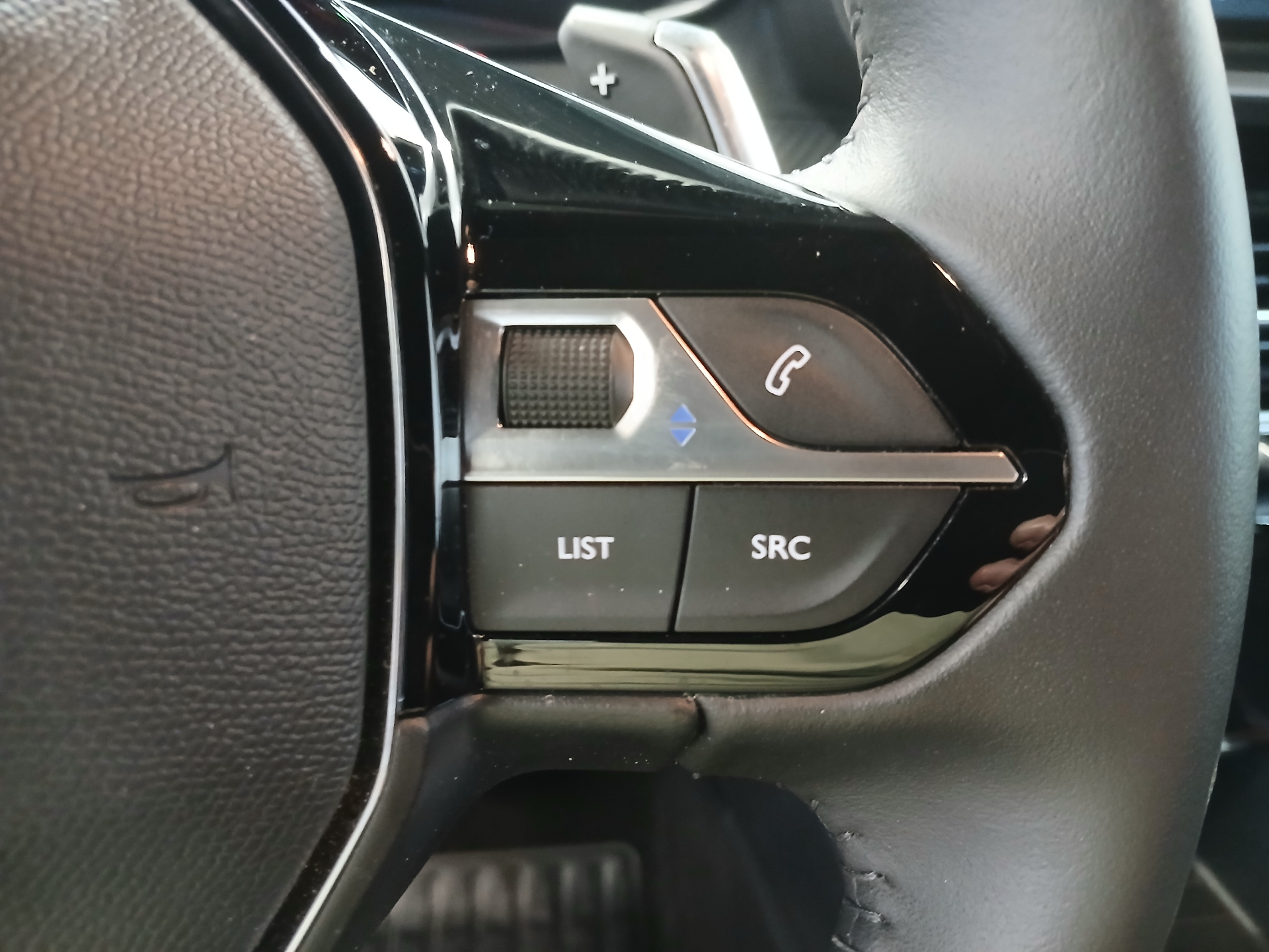 PEUGEOT 2008 Style Hybrid 145 ch e-DCS6