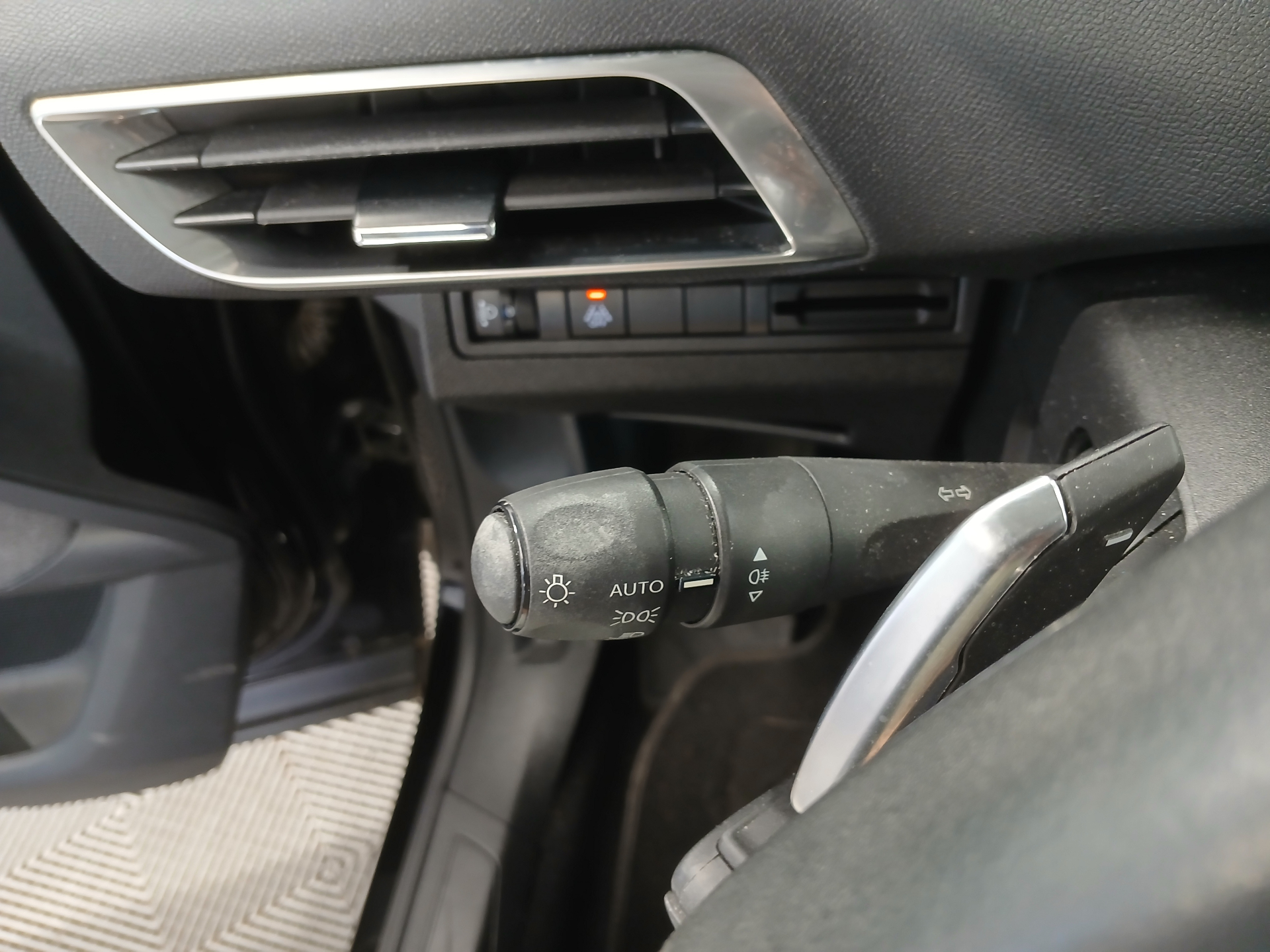PEUGEOT 3008 BlueHDi 130ch S&S EAT8 Active Pack