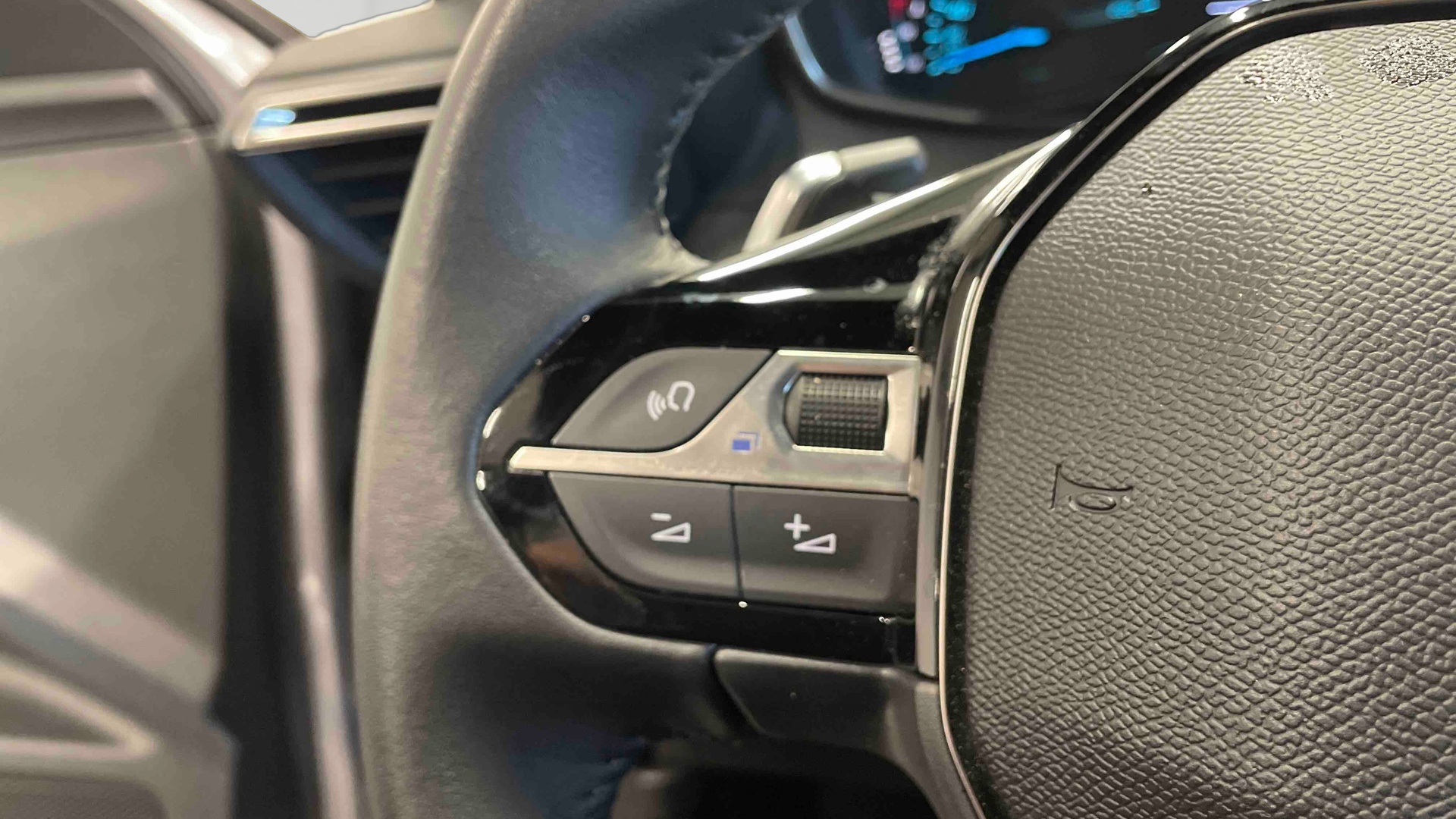 PEUGEOT 2008 Style Hybrid 145 ch e-DCS6
