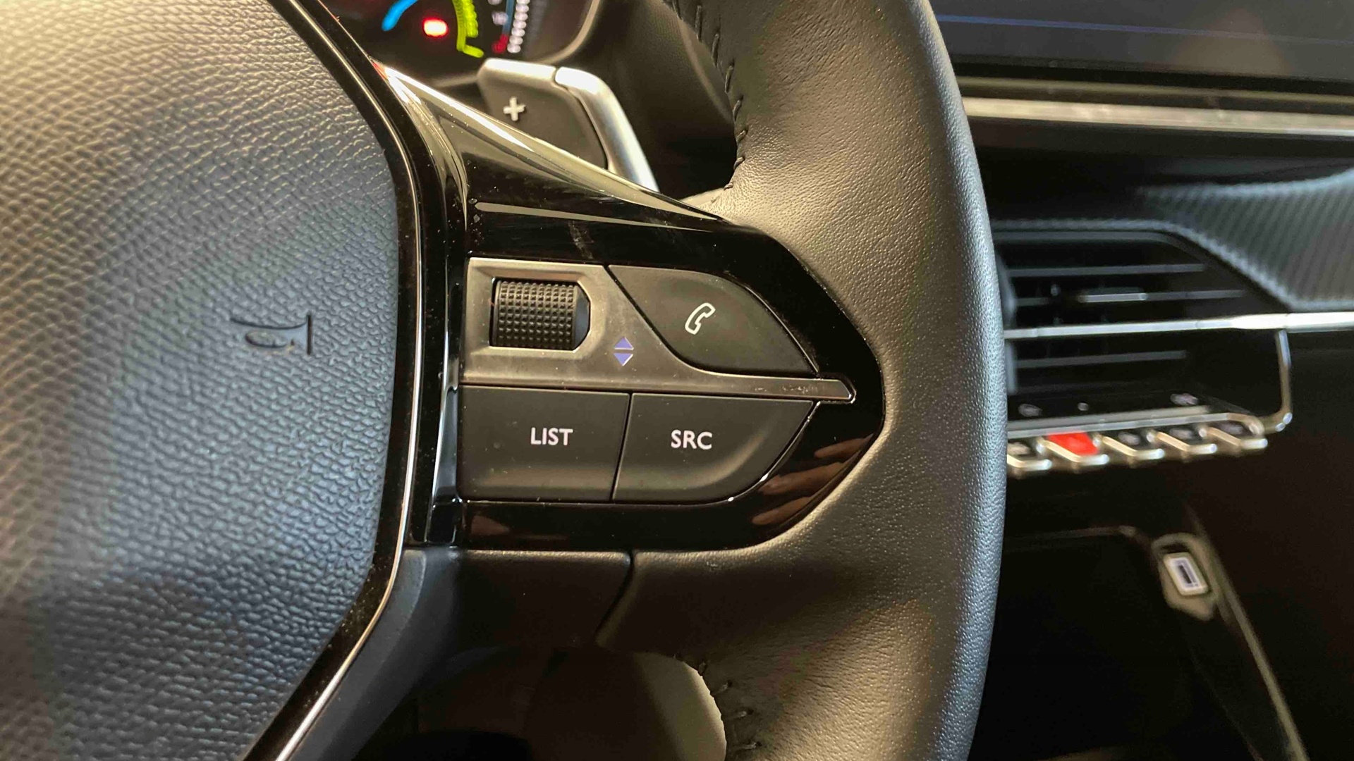 PEUGEOT 2008 Style Hybrid 145 ch e-DCS6