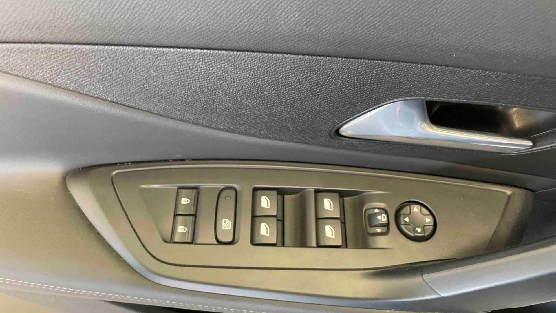 PEUGEOT 308 Hybrid 145 e-DCS6 Allure